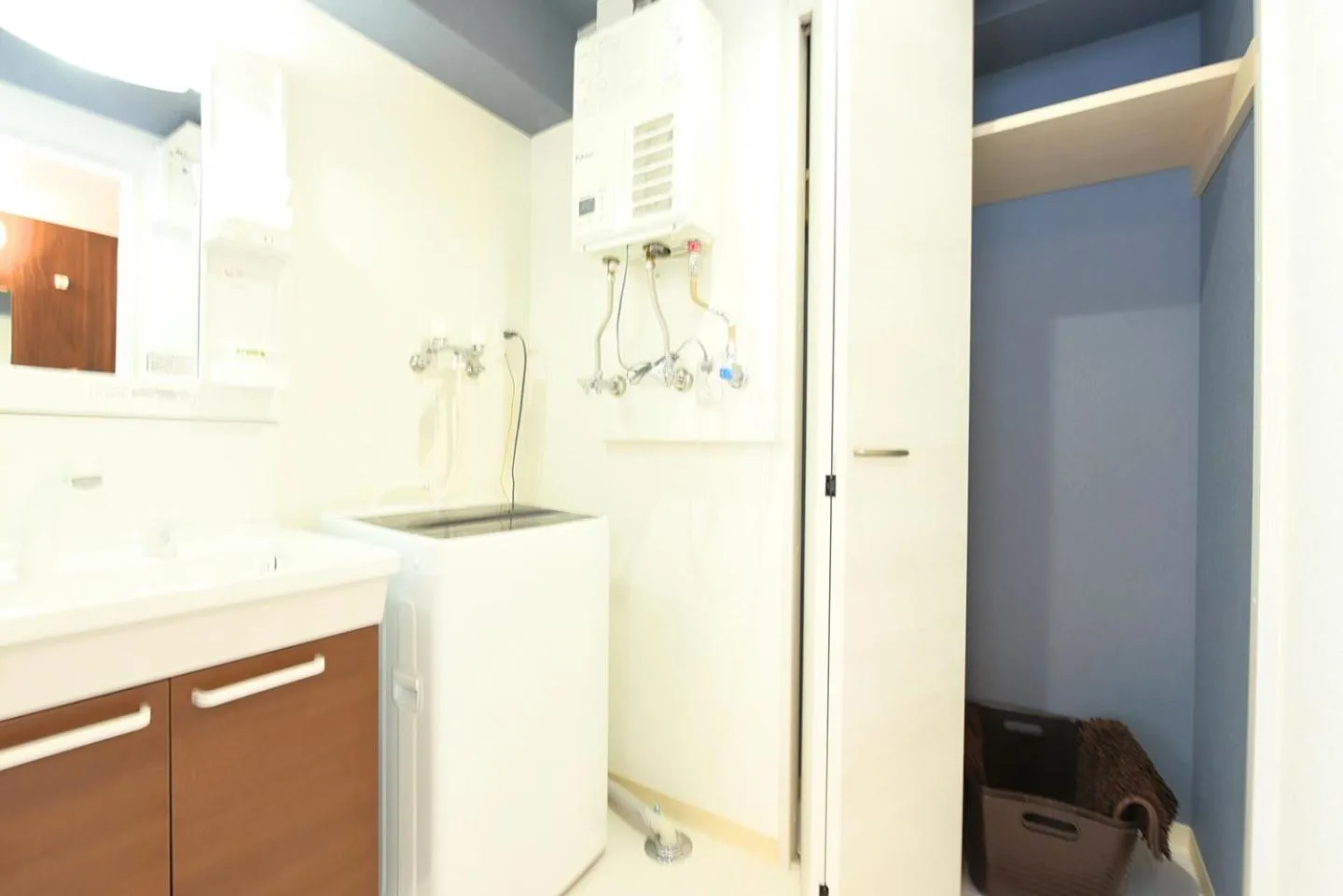 washing machine in Hills Garden Hondori