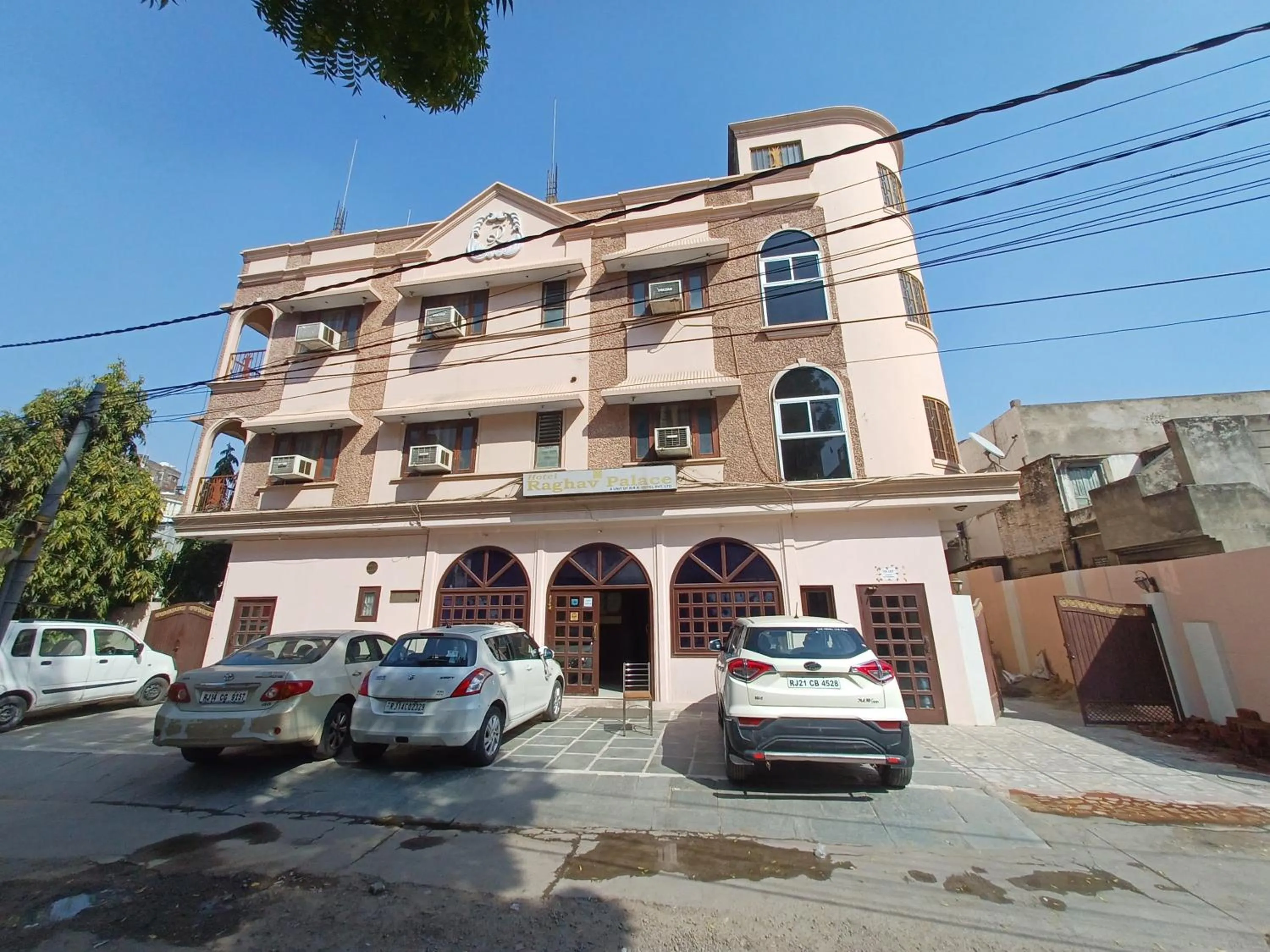 Property building in Hotel Raghav Palace 1 km Jaipur Junction & Bus Stand Sindhi Camp