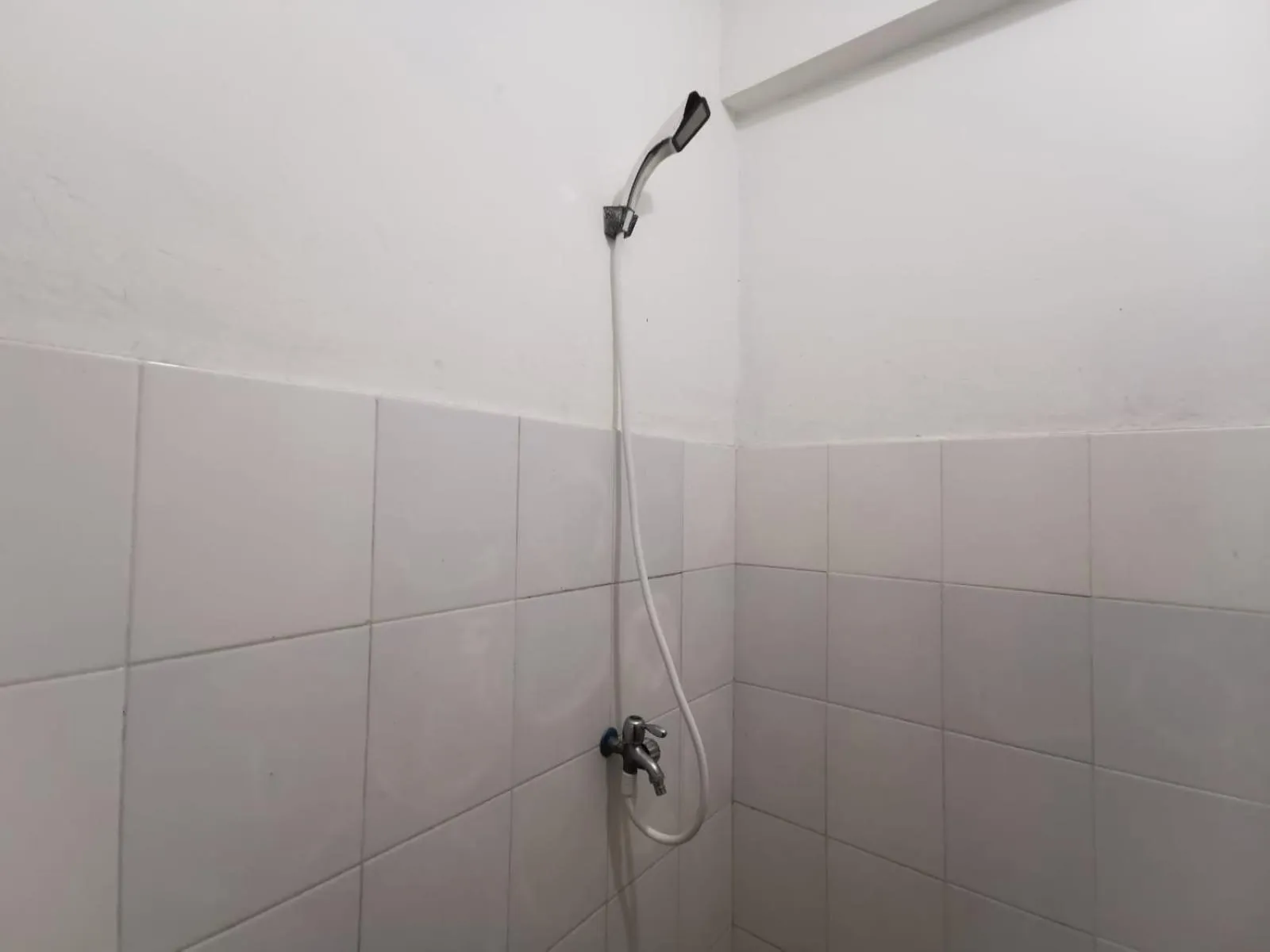 Shower in Mailbox Arsakha Lobi B Cibubur Village