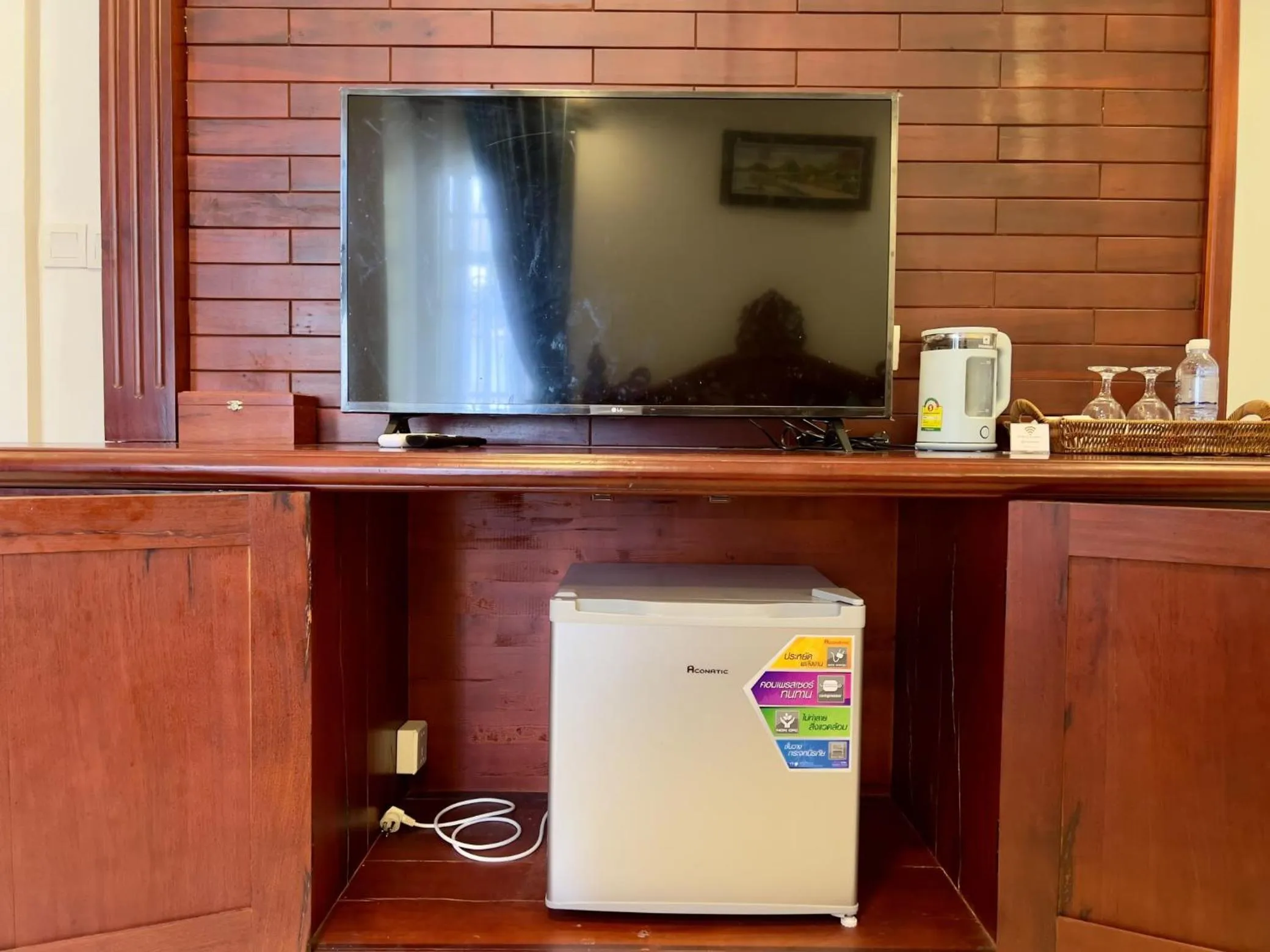 TV and multimedia in NyNa Villa Guesthouse