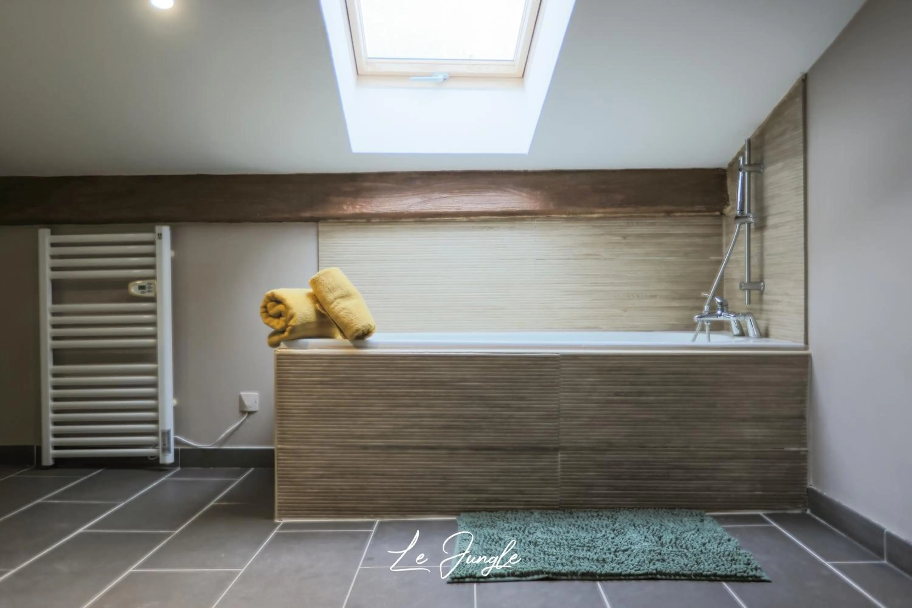 Bathroom in LE JUNGLE 5 étoiles / Netflix et services