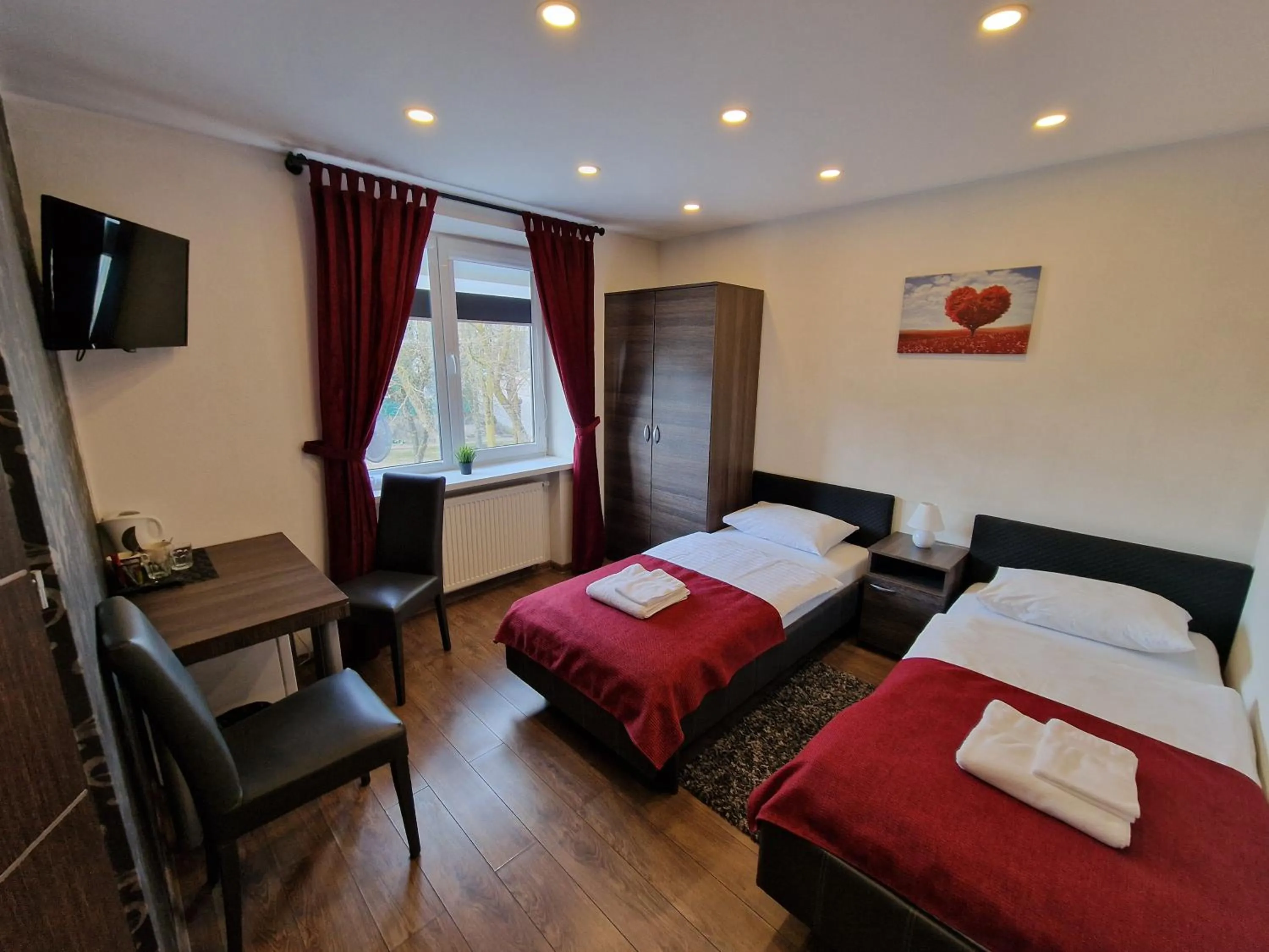 Bed in KALIDA Rooms for rent