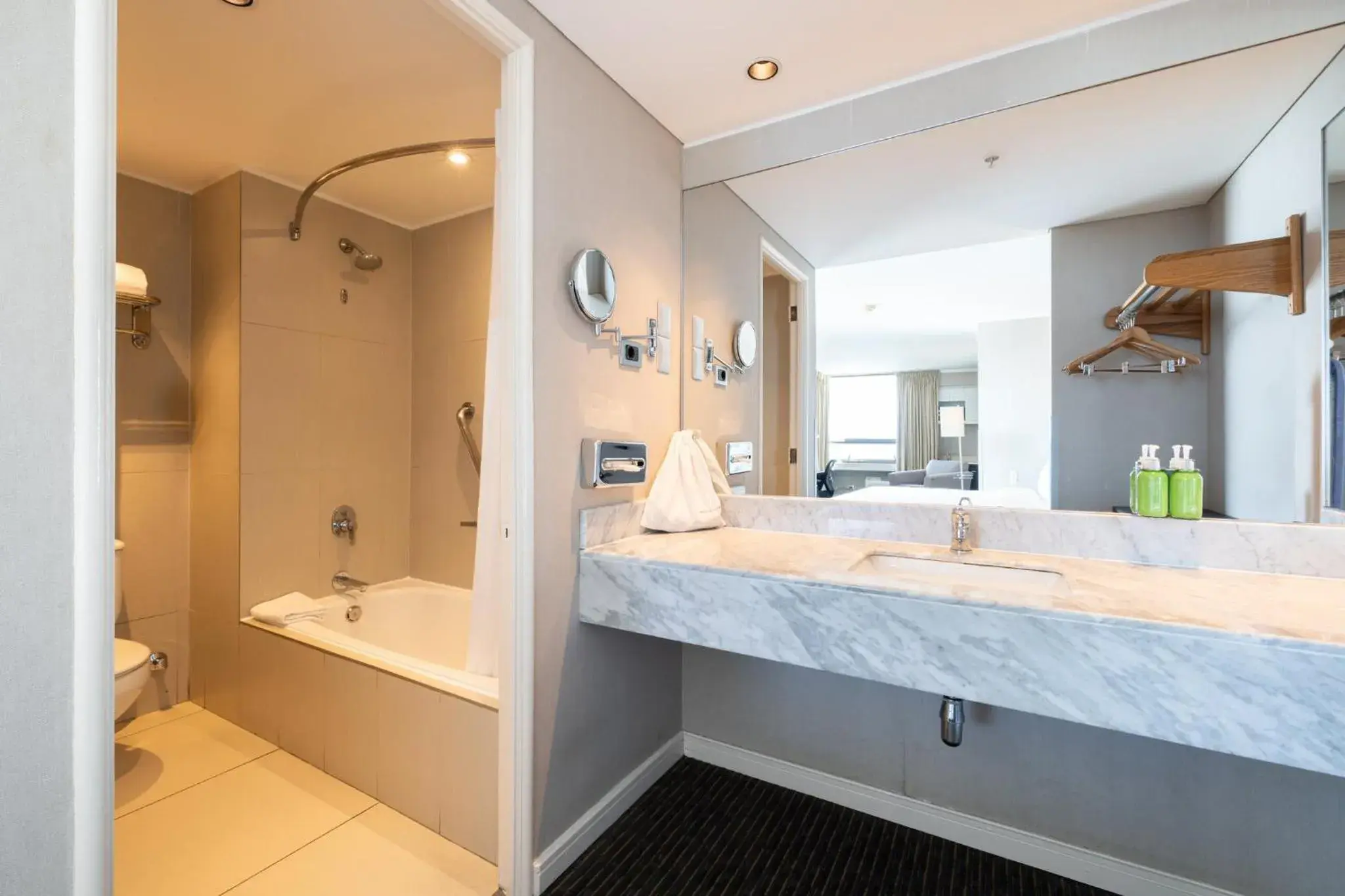 King Suite with Ocean View in Holiday Inn Express - Antofagasta by IHG King Suite with Ocean View in Holiday Inn Express - Antofagasta by IHG