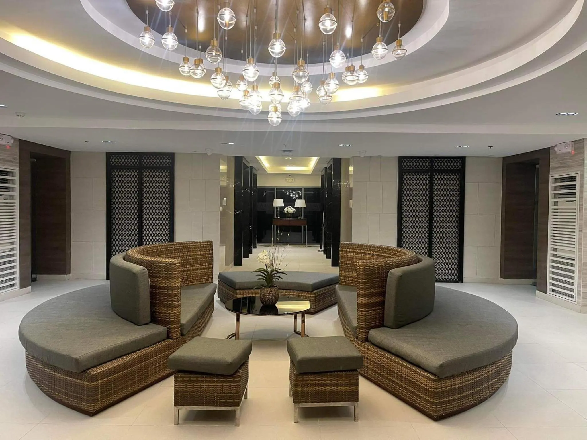 Lobby or reception in Staycation Mandaluyong Fame residences greenfield district by darpm