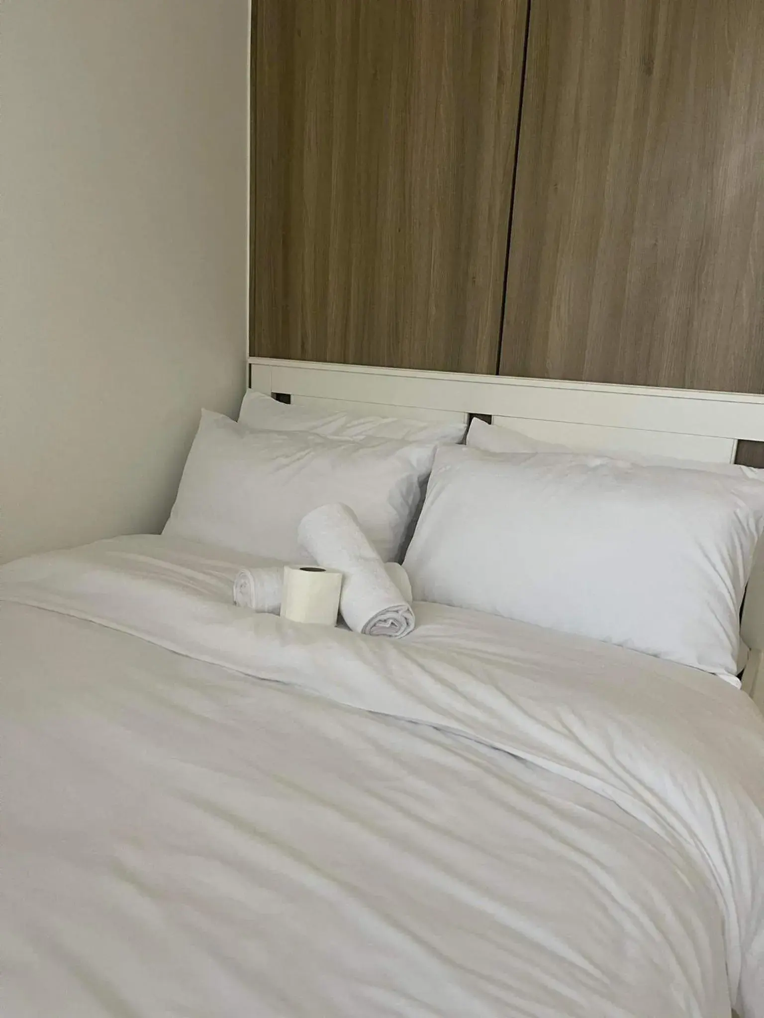 Apartment with Balcony in Staycation Mandaluyong Fame residences greenfield district by darpm Apartment with Balcony in Staycation Mandaluyong Fame residences greenfield district by darpm