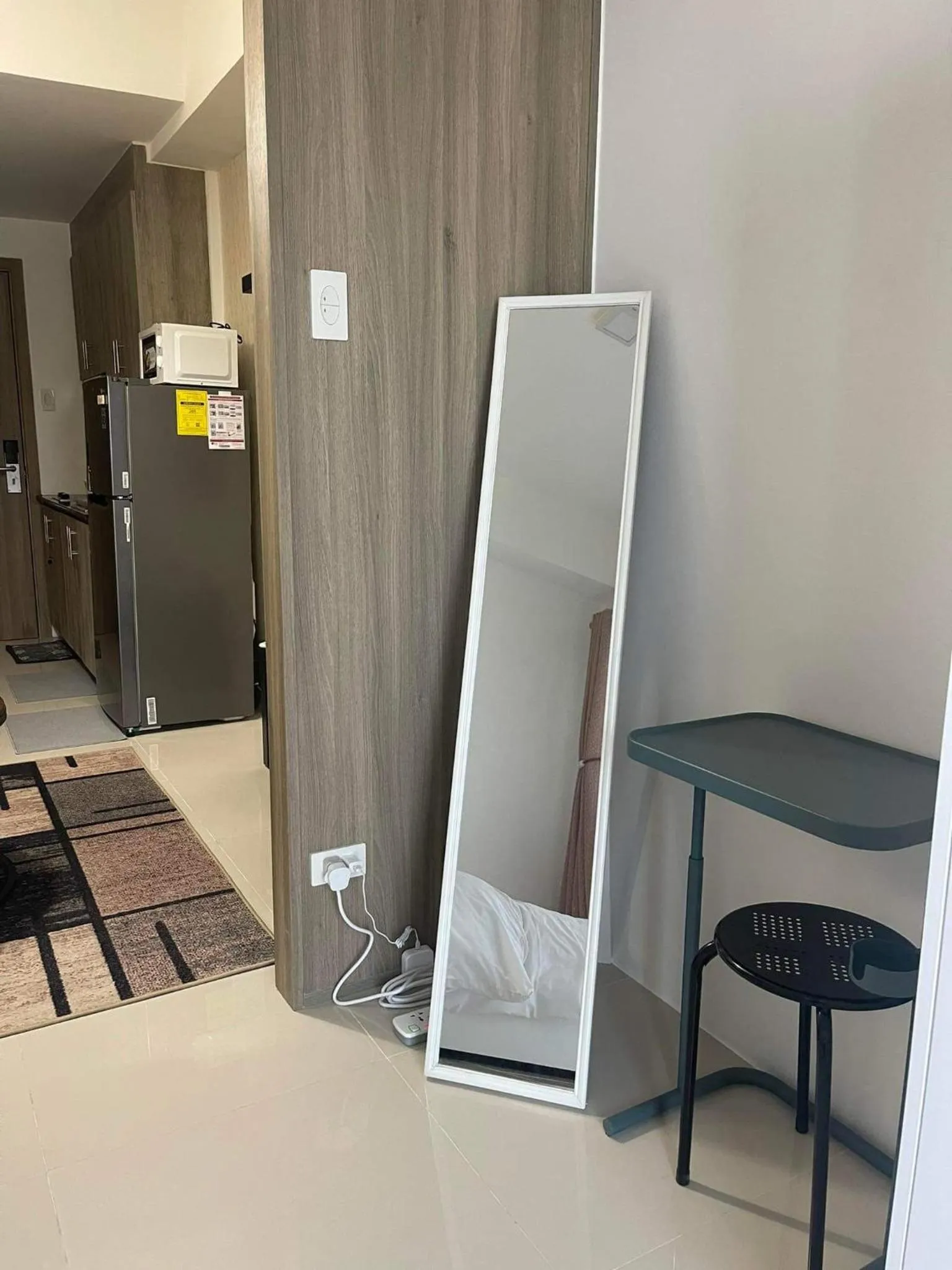 hair dresser in Staycation Mandaluyong Fame residences greenfield district by darpm