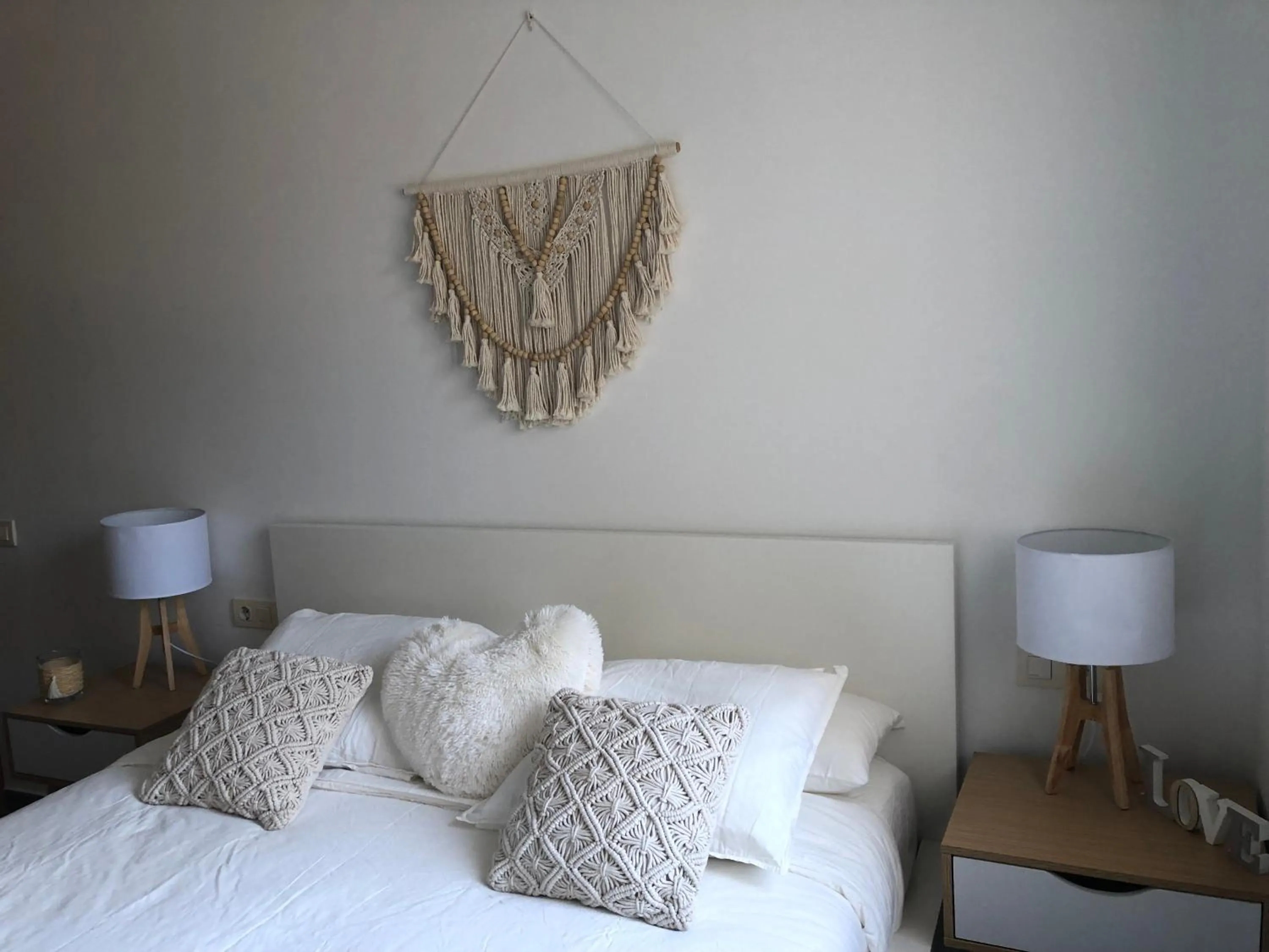 Bedroom, Bed in Standing Apartment Barcelona Forum