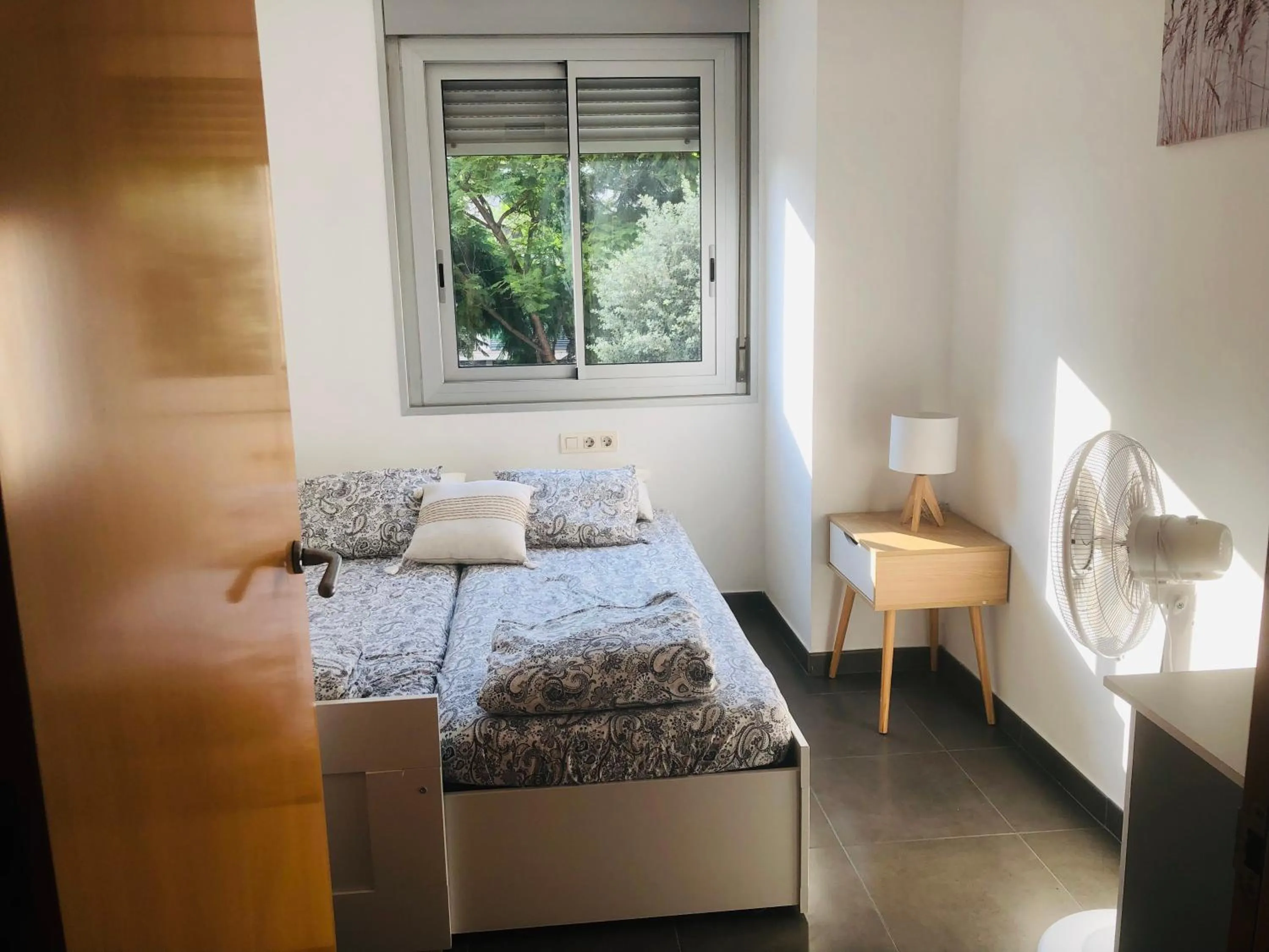 Bedroom, Bed in Standing Apartment Barcelona Forum