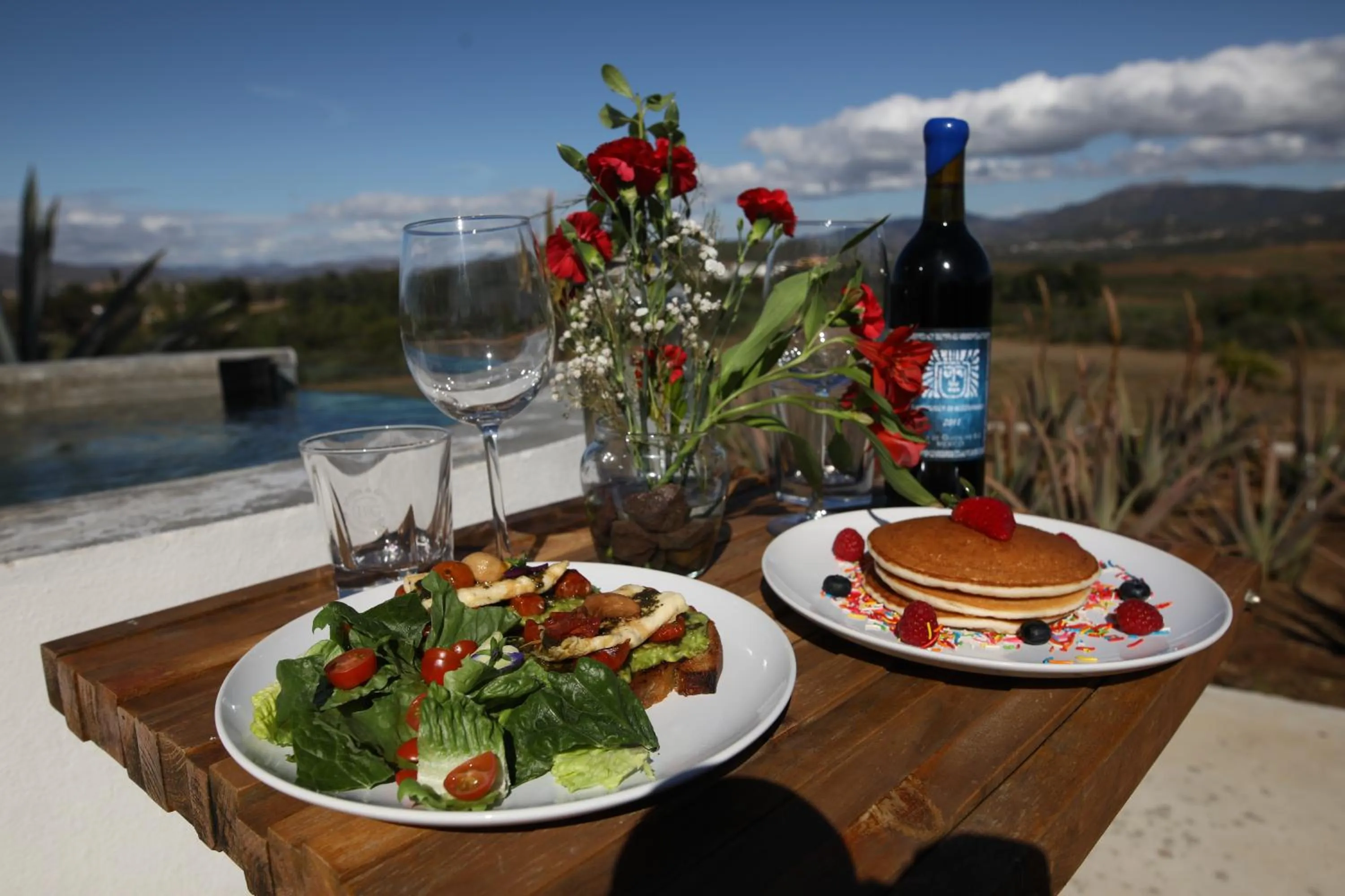 Restaurant/places to eat in Sarab Hotel