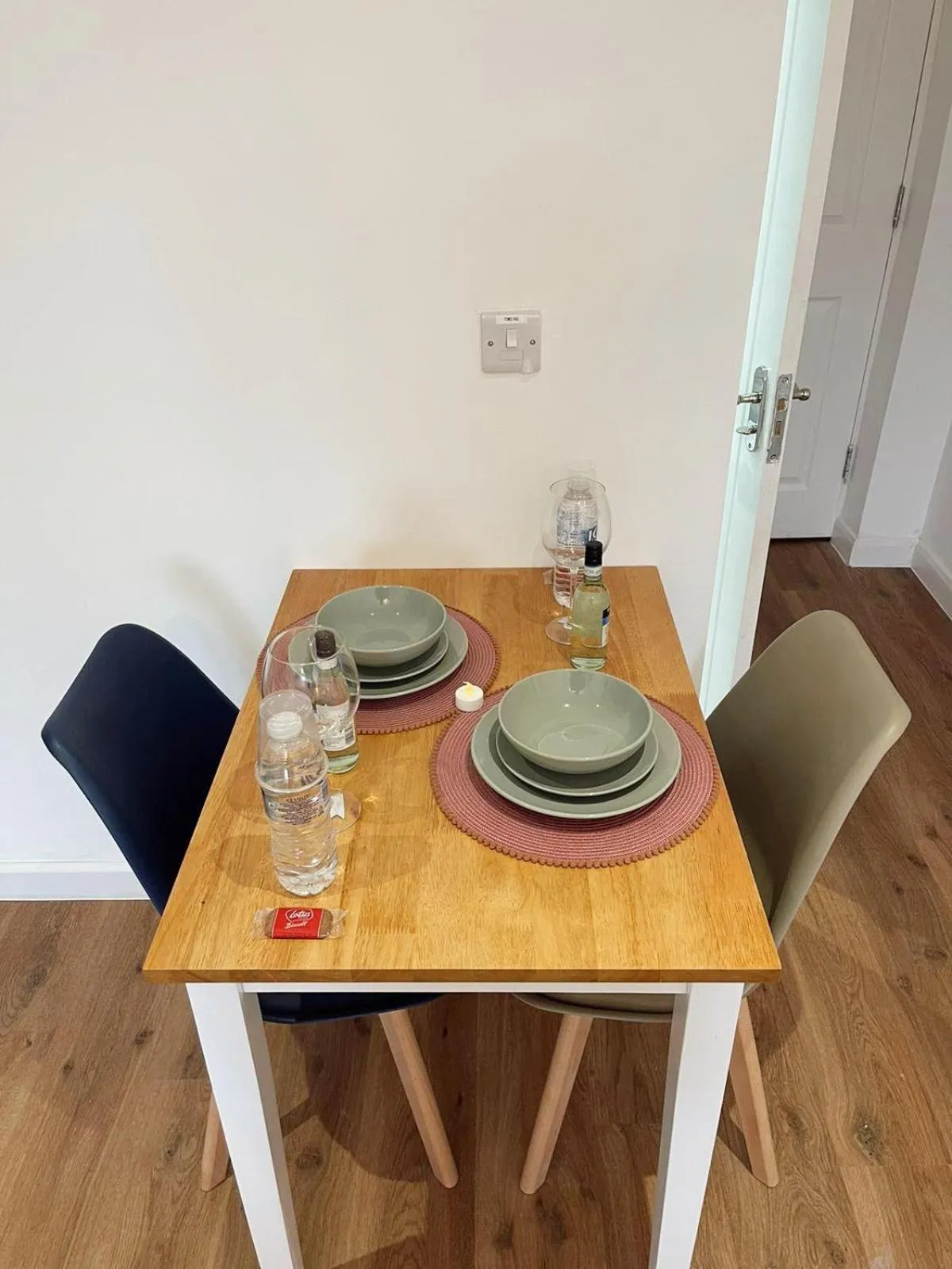 Cambridge Studios and Suites by Tas Accommodations