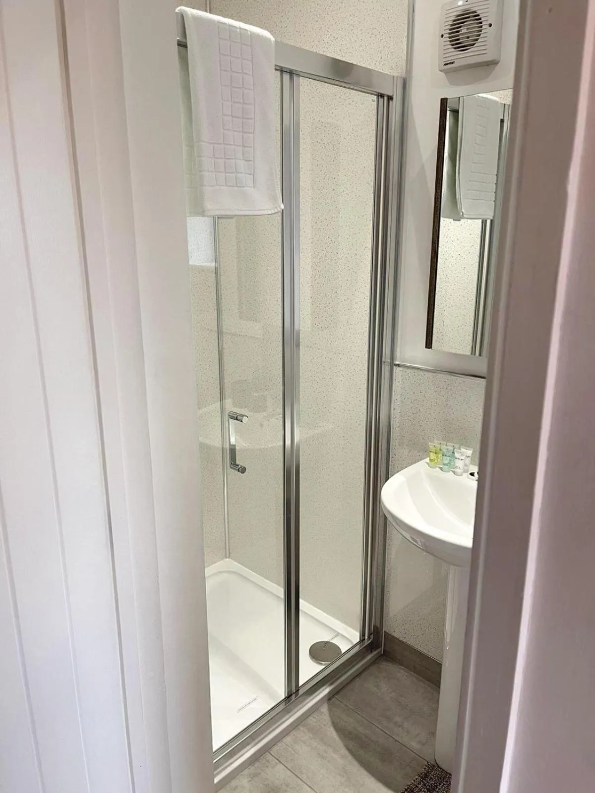 Cambridge Studios and Suites by Tas Accommodations