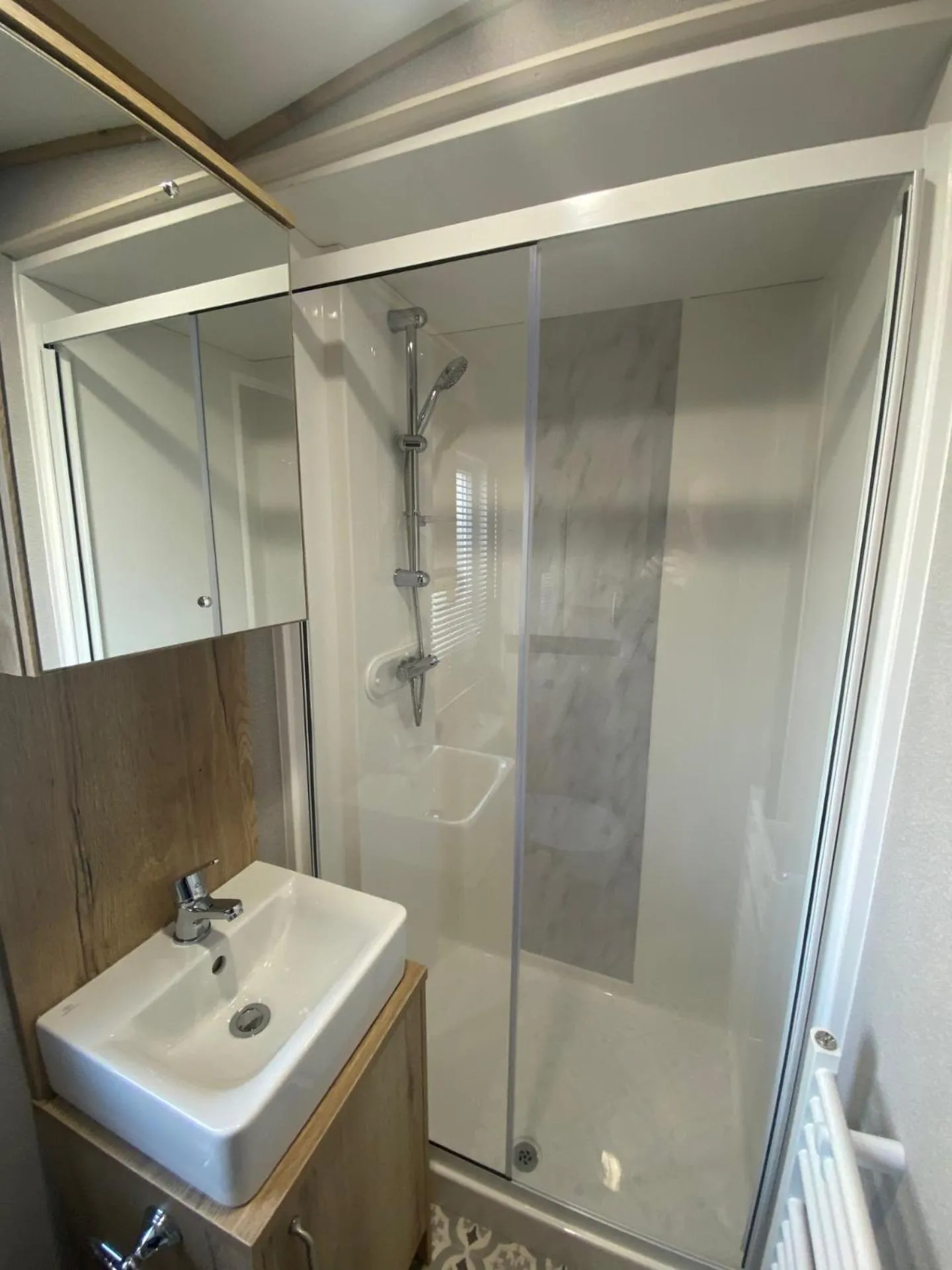 Coghurst Hall Holiday Home Sleeps 6, 2 bedrooms