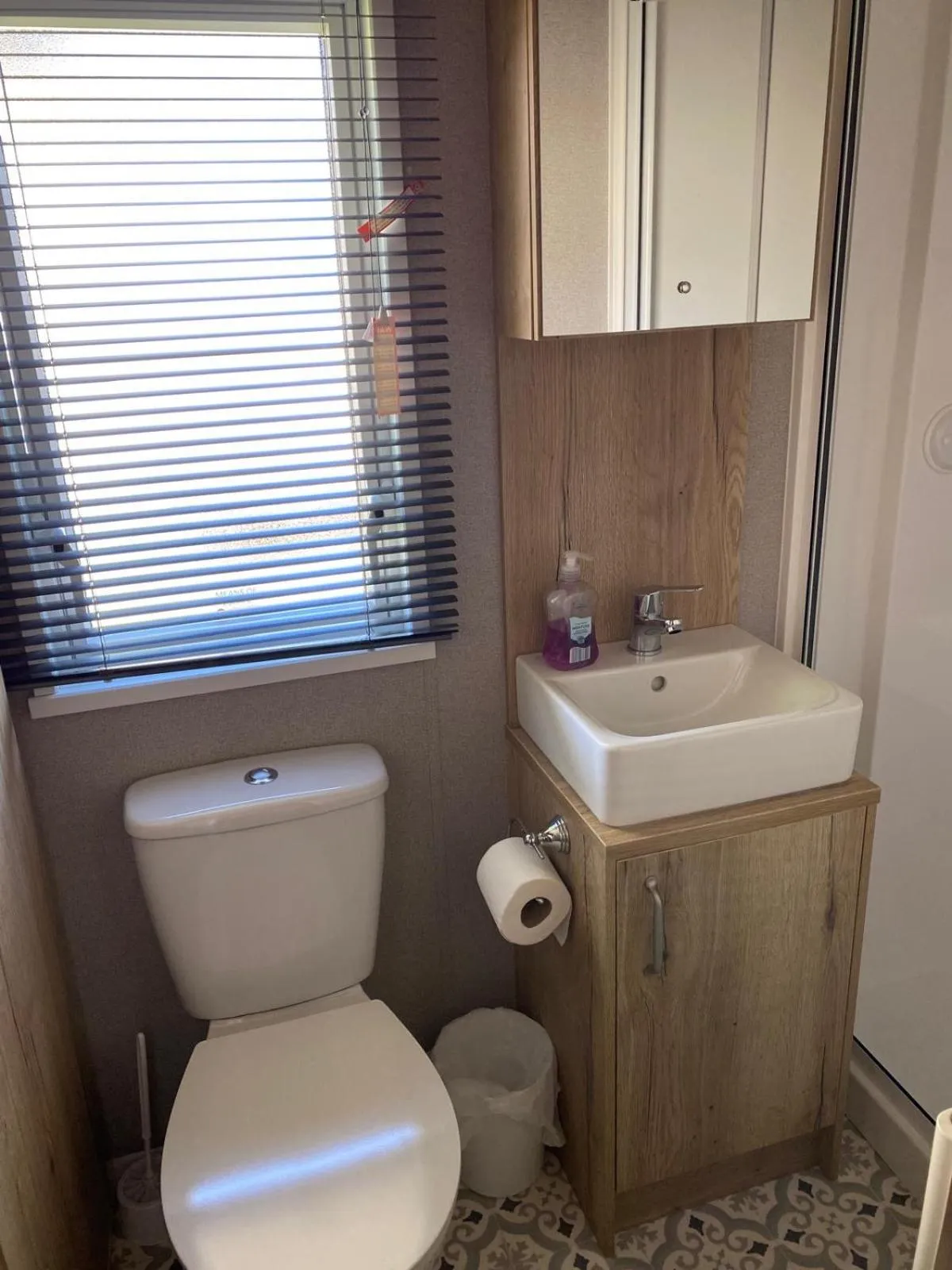 Coghurst Hall Holiday Home Sleeps 6, 2 bedrooms