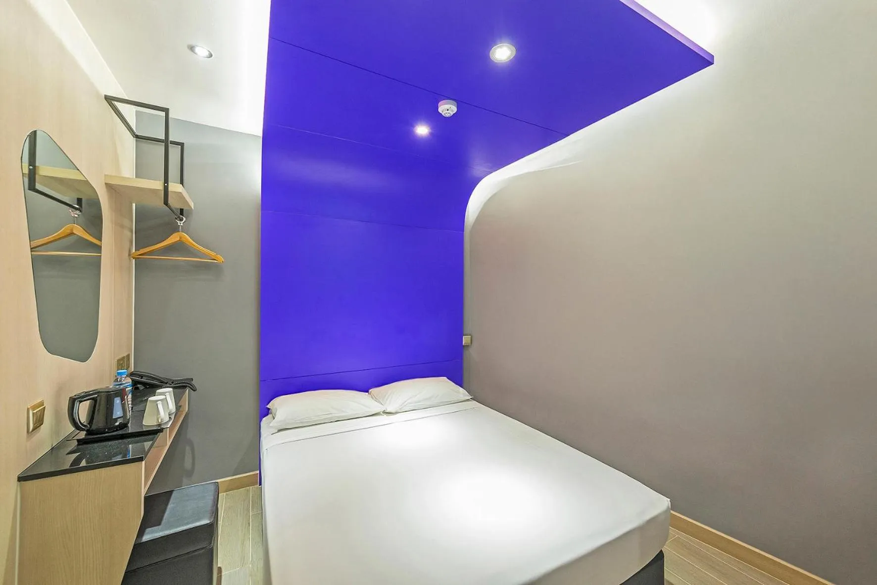 Bed in Hotel 81 Lavender