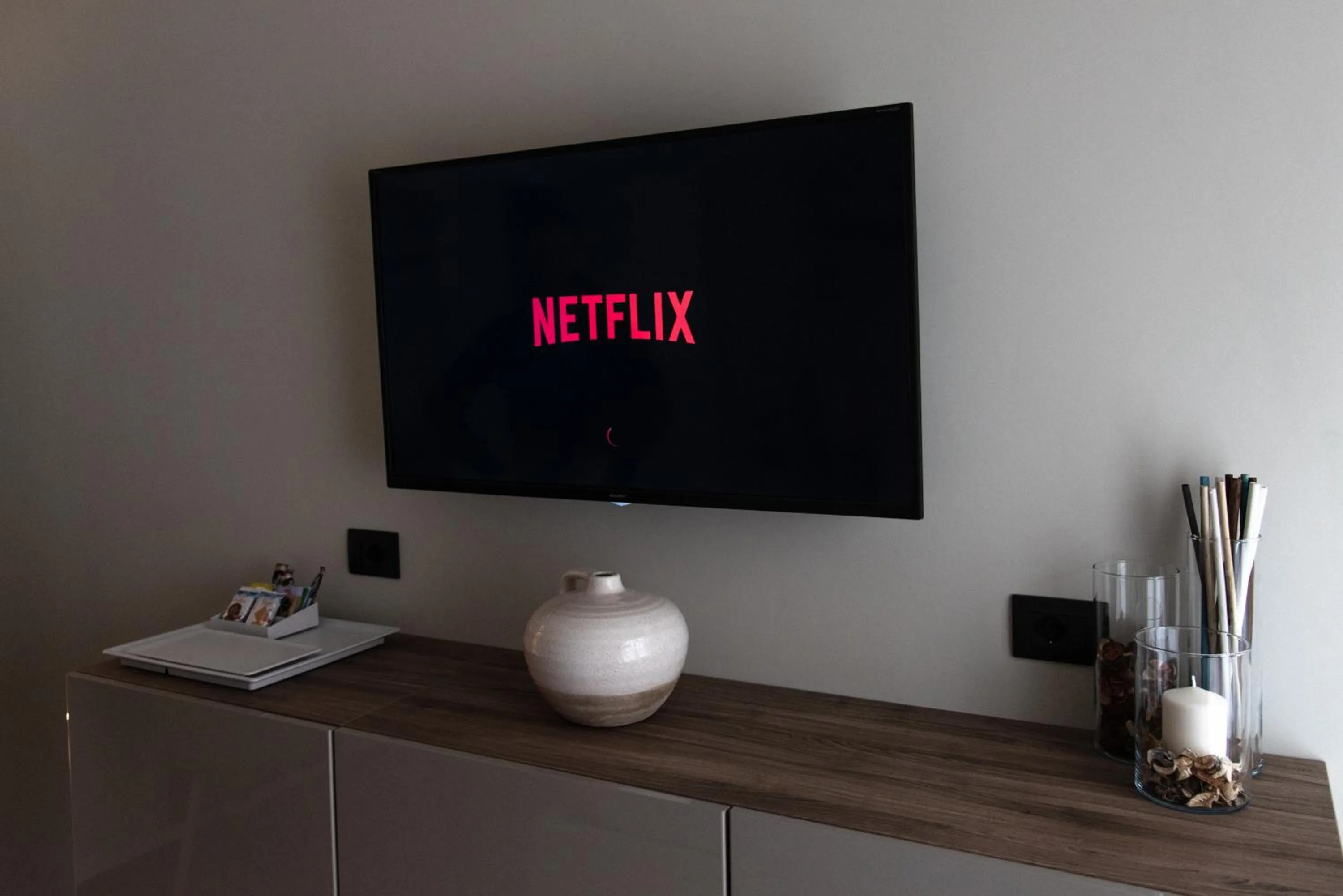 TV and multimedia in Quintus Luxury Suites