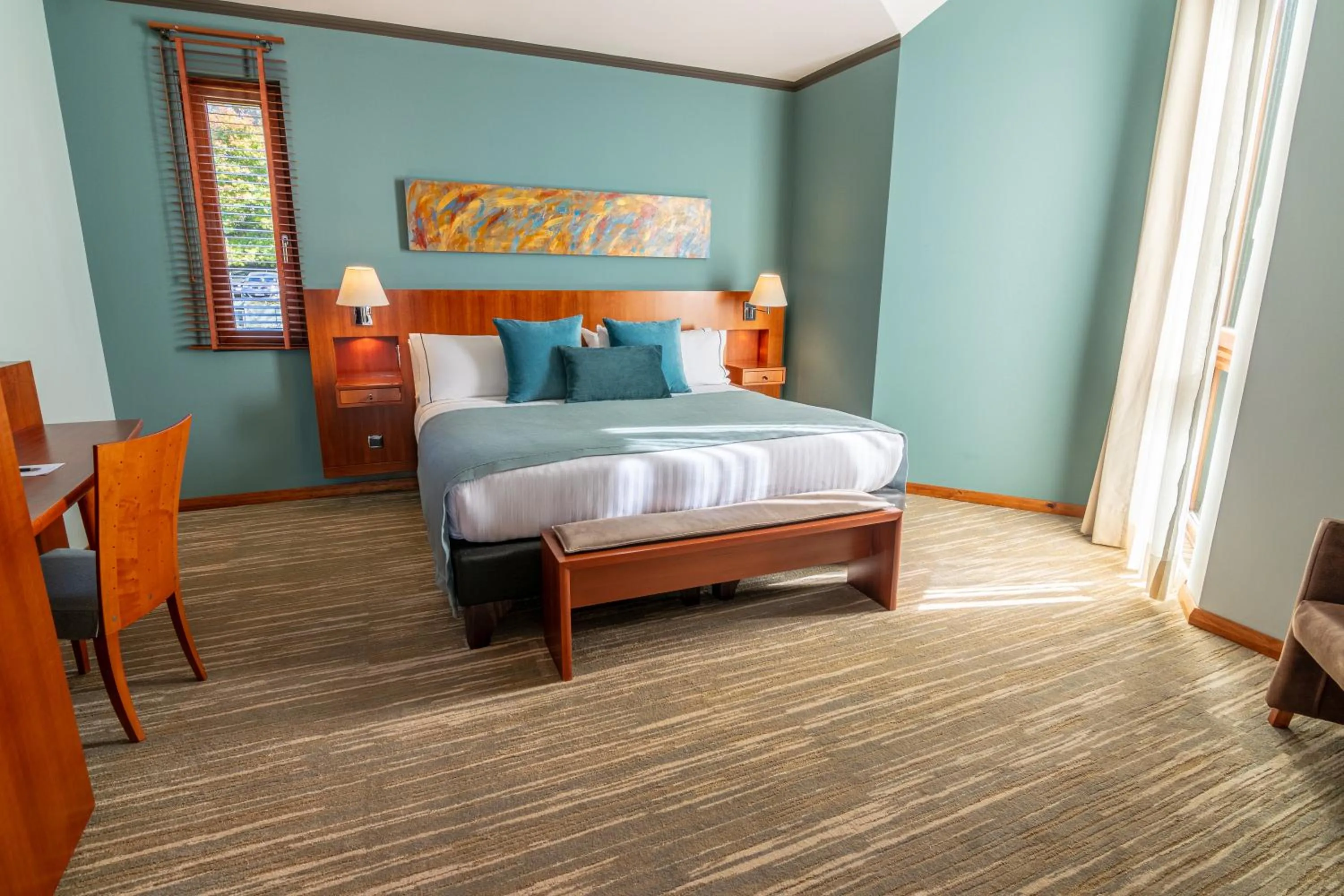 Bed in Park Lake Luxury Hotel