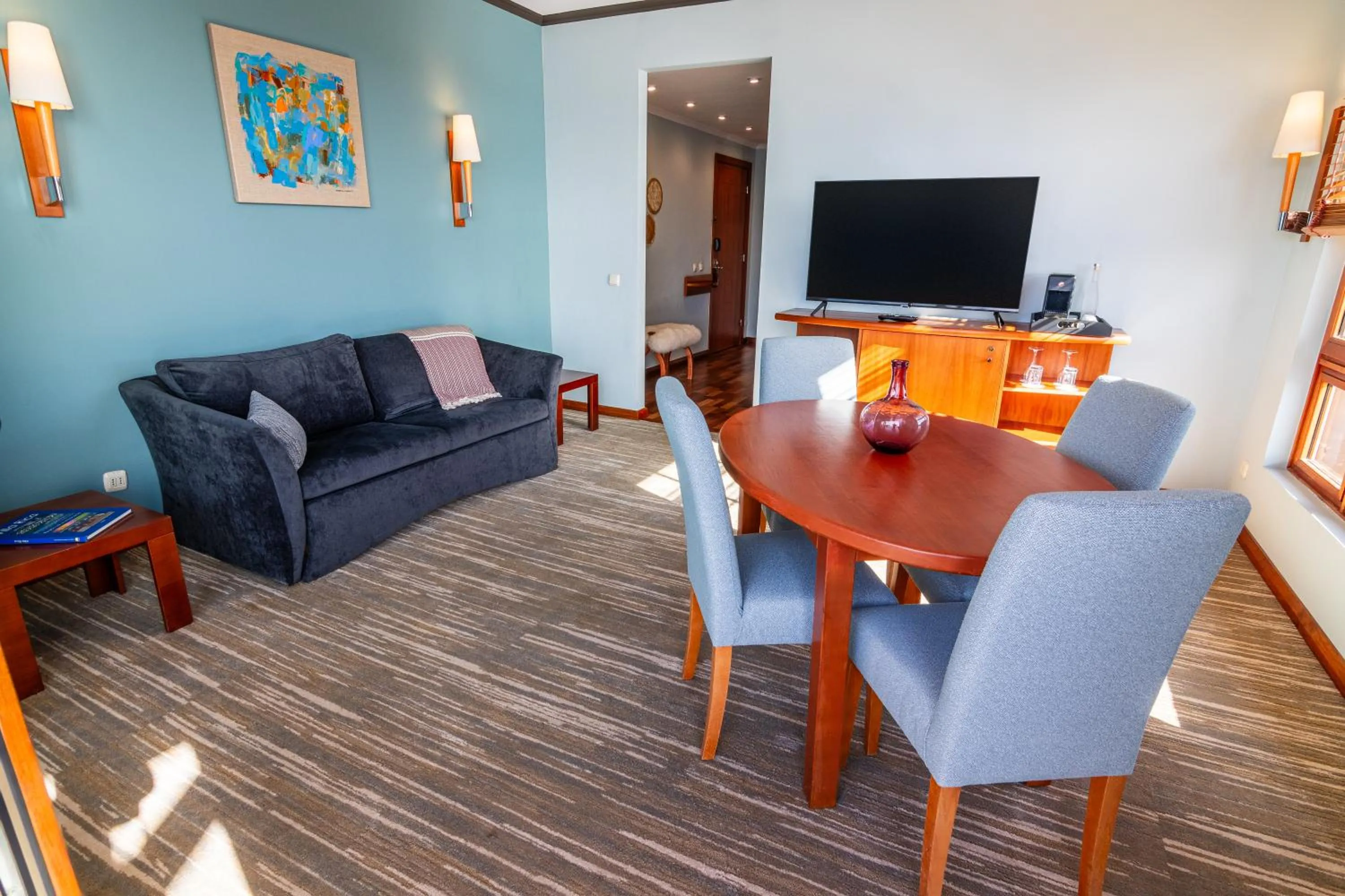 Living room in Park Lake Luxury Hotel