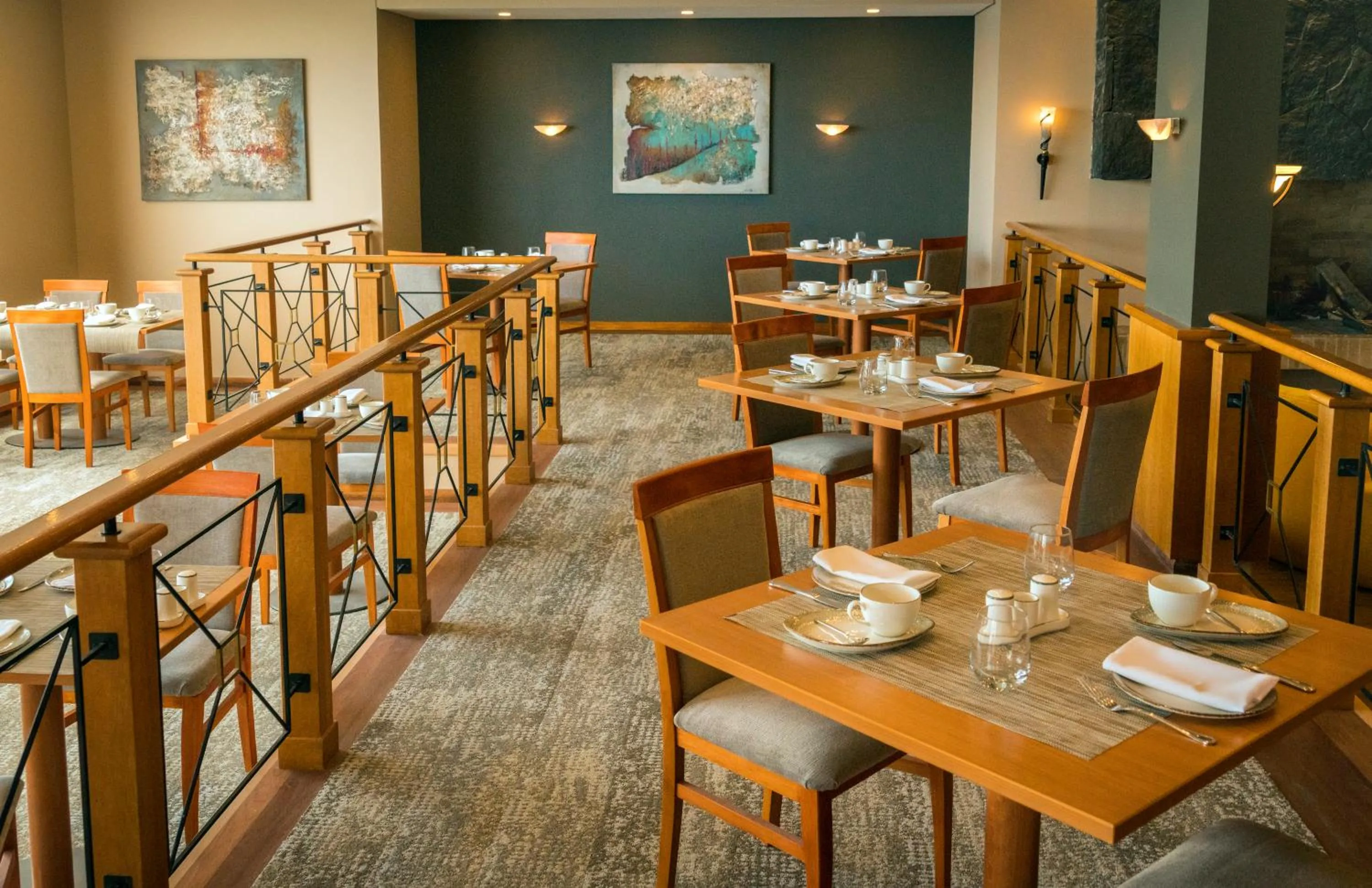 Restaurant/places to eat in Park Lake Luxury Hotel