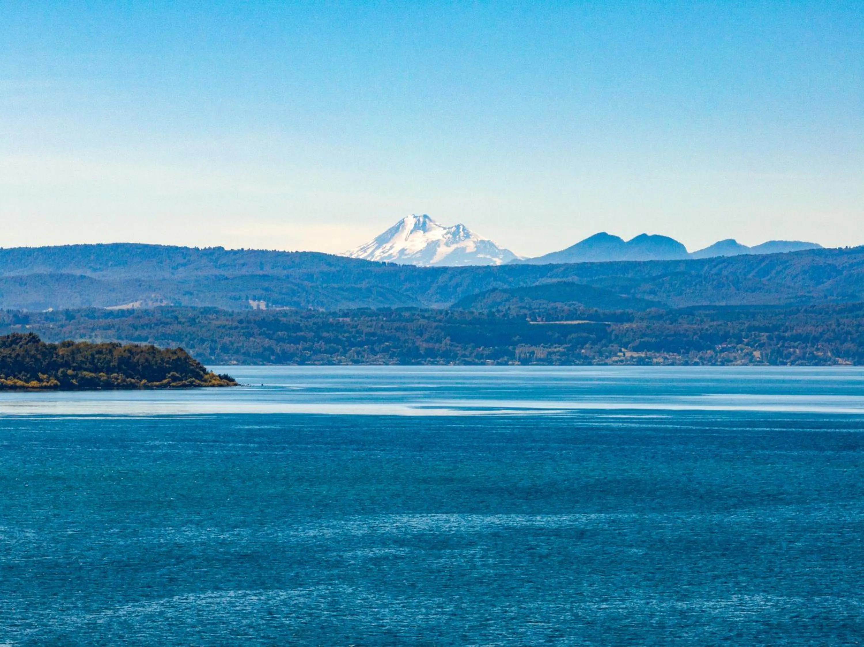 Mountain view in Park Lake Luxury Hotel