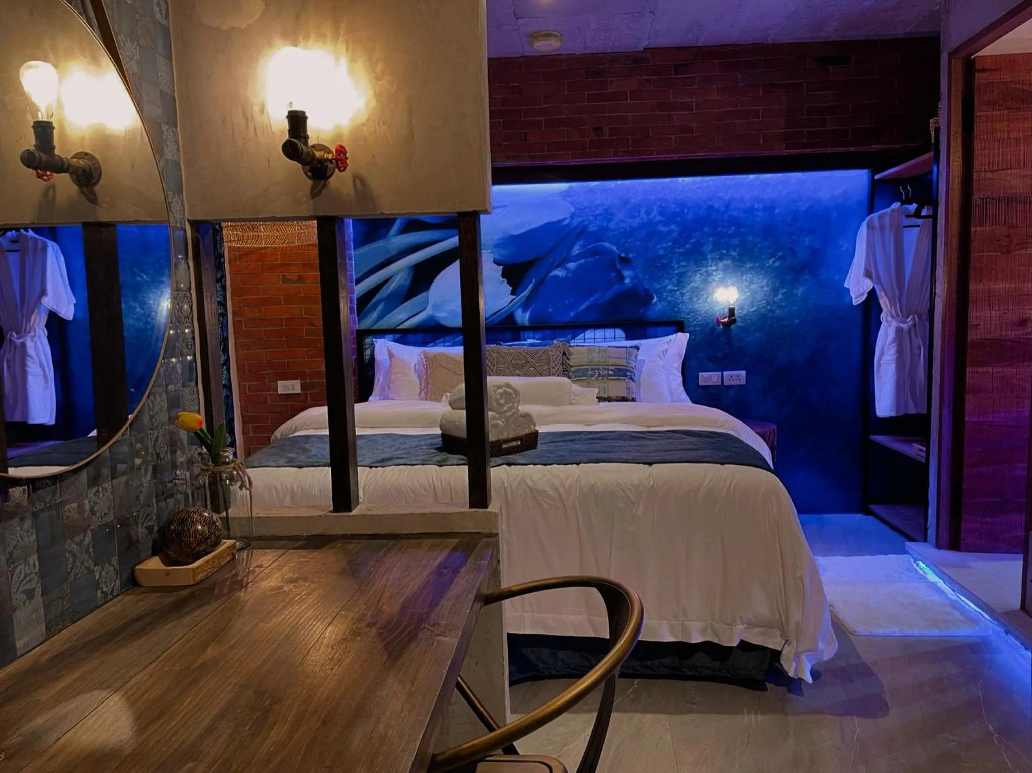 Photo of the whole room, Bed in Blue Tulip - 4mins from Mactan Airport