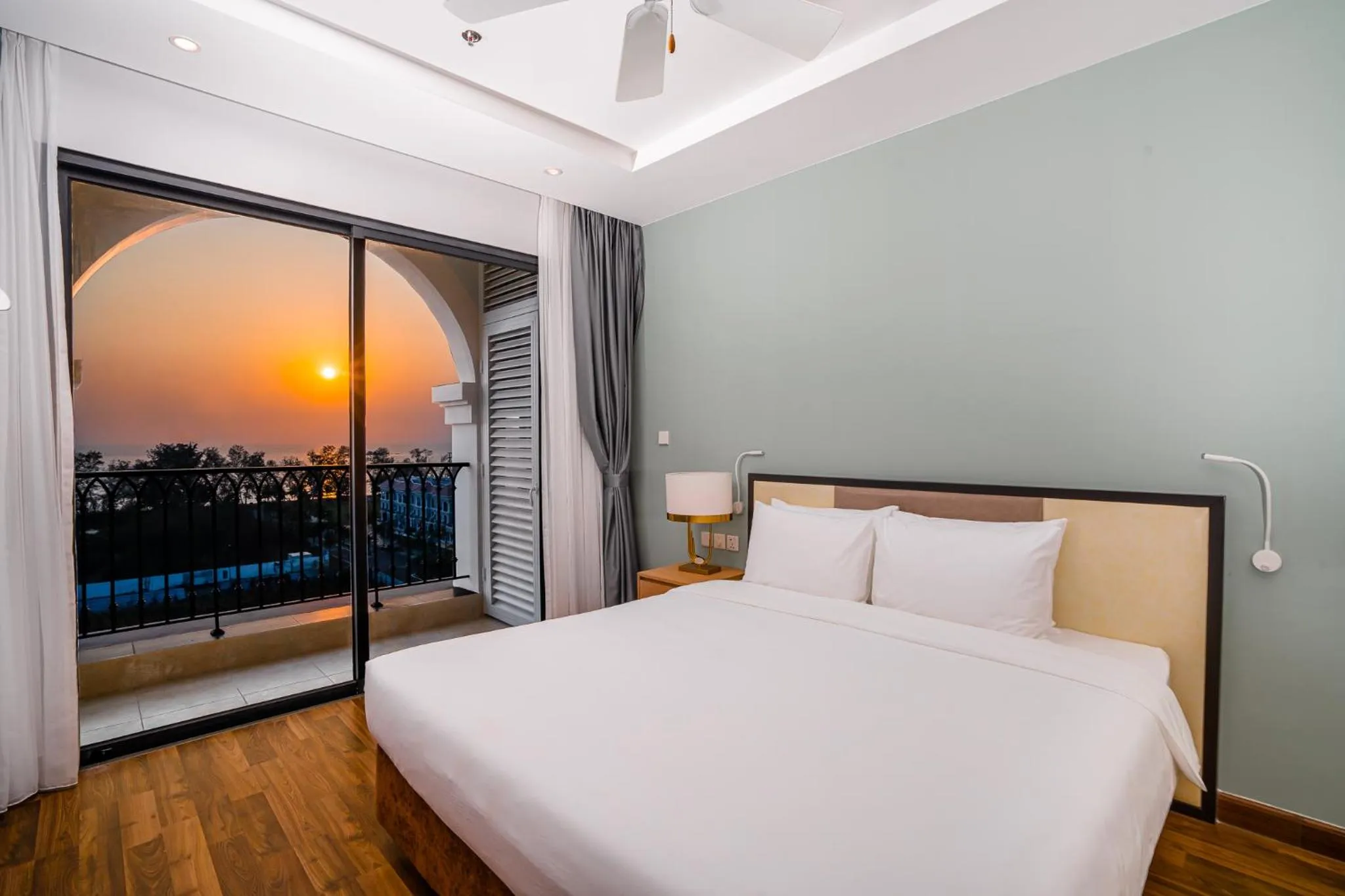 Bedroom, Bed in Wyndham Garden Grandworld Phu Quoc