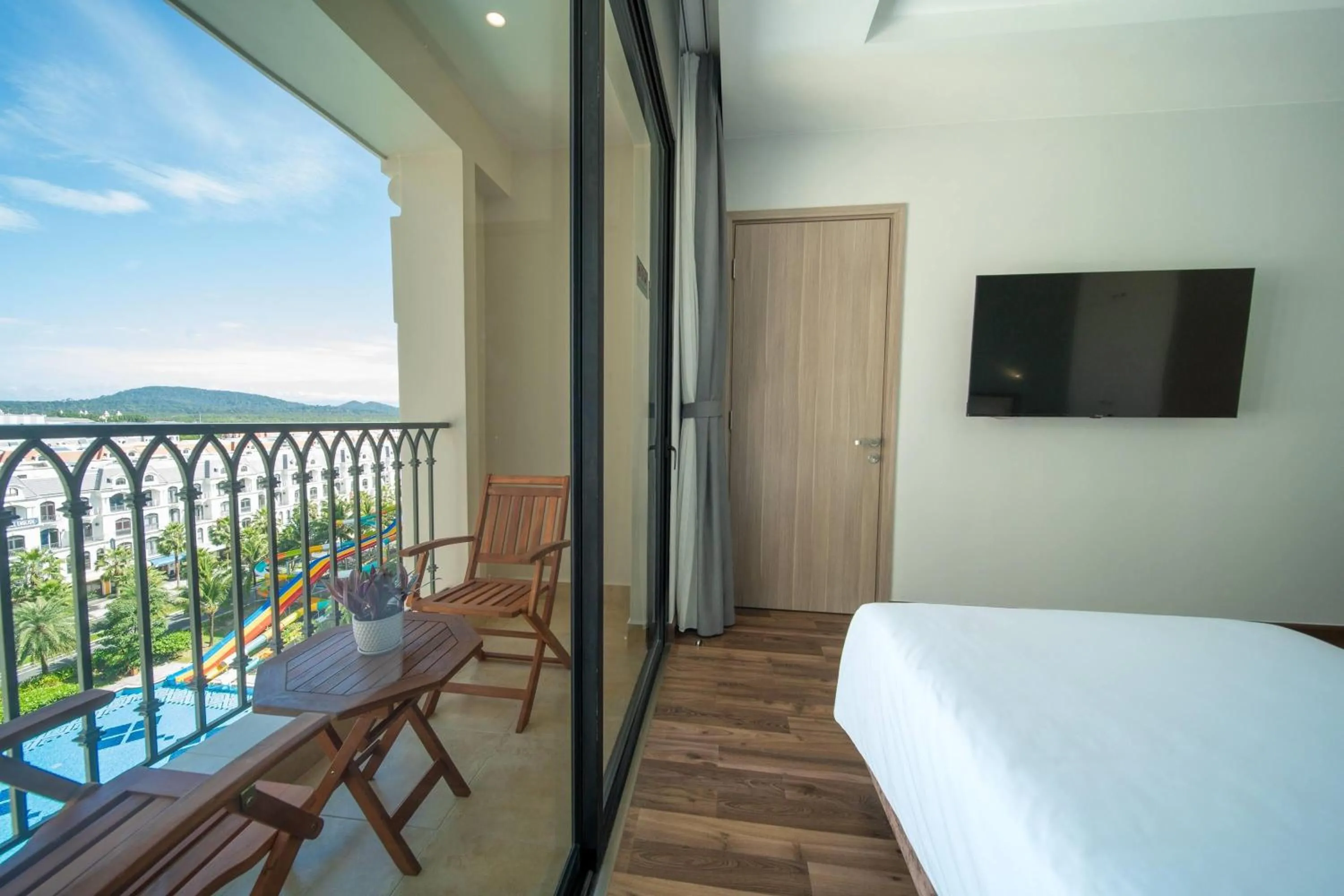 Photo of the whole room, Bed in Wyndham Garden Grandworld Phu Quoc