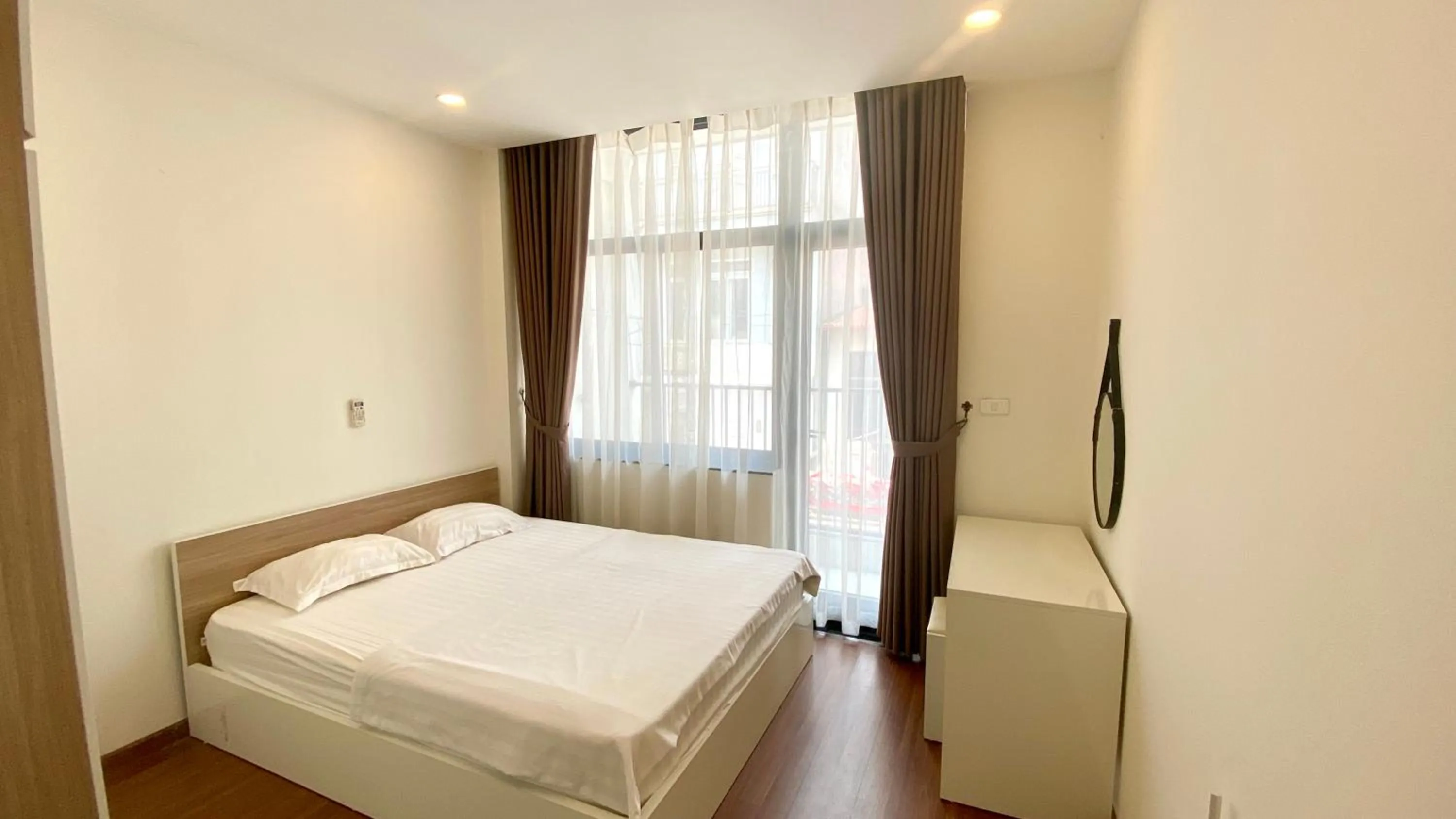 Bed in Era Apartment Đông Các