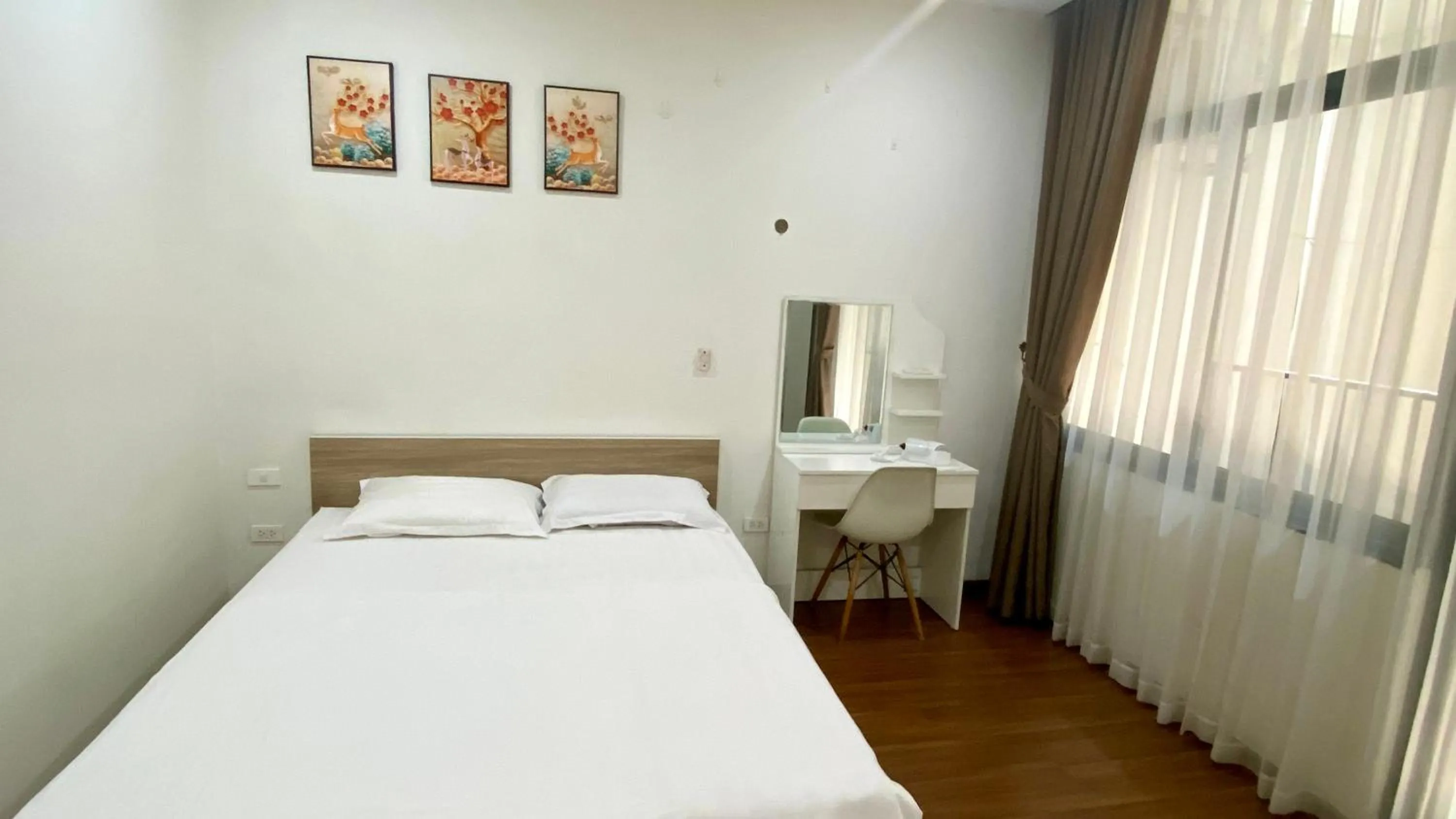 Bed in Era Apartment Đông Các