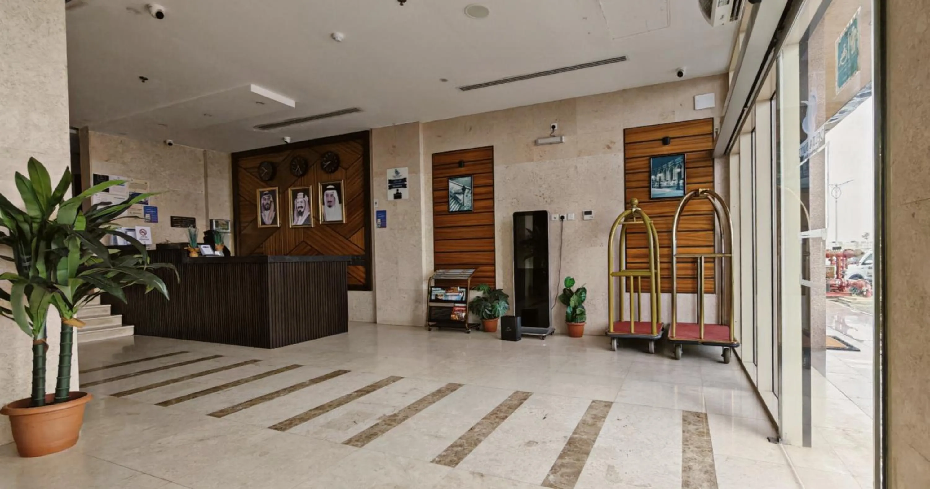 Lobby or reception in Delta Hotel Suites
