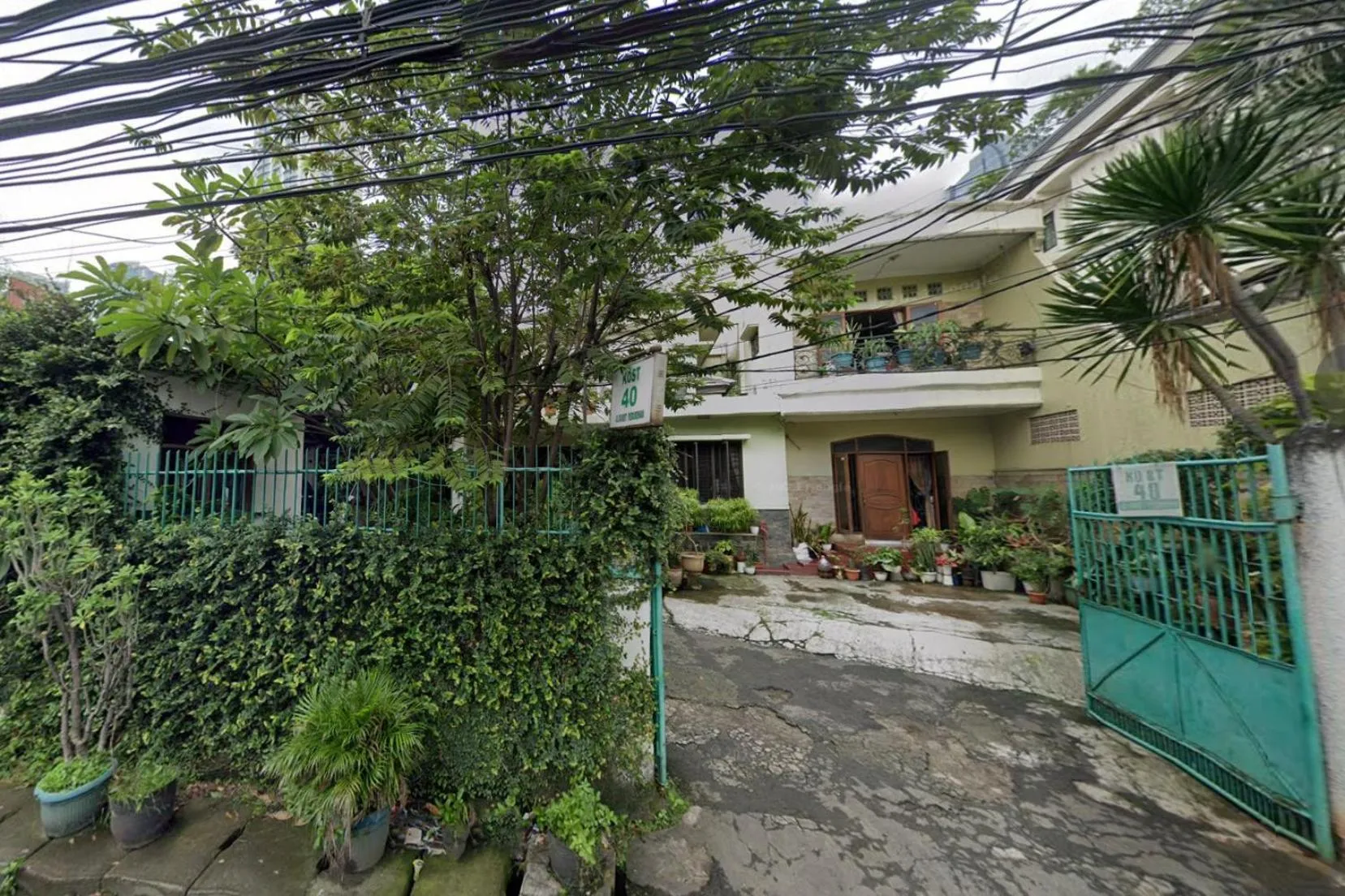 TwoSpaces Living at Kost 40, Kuningan