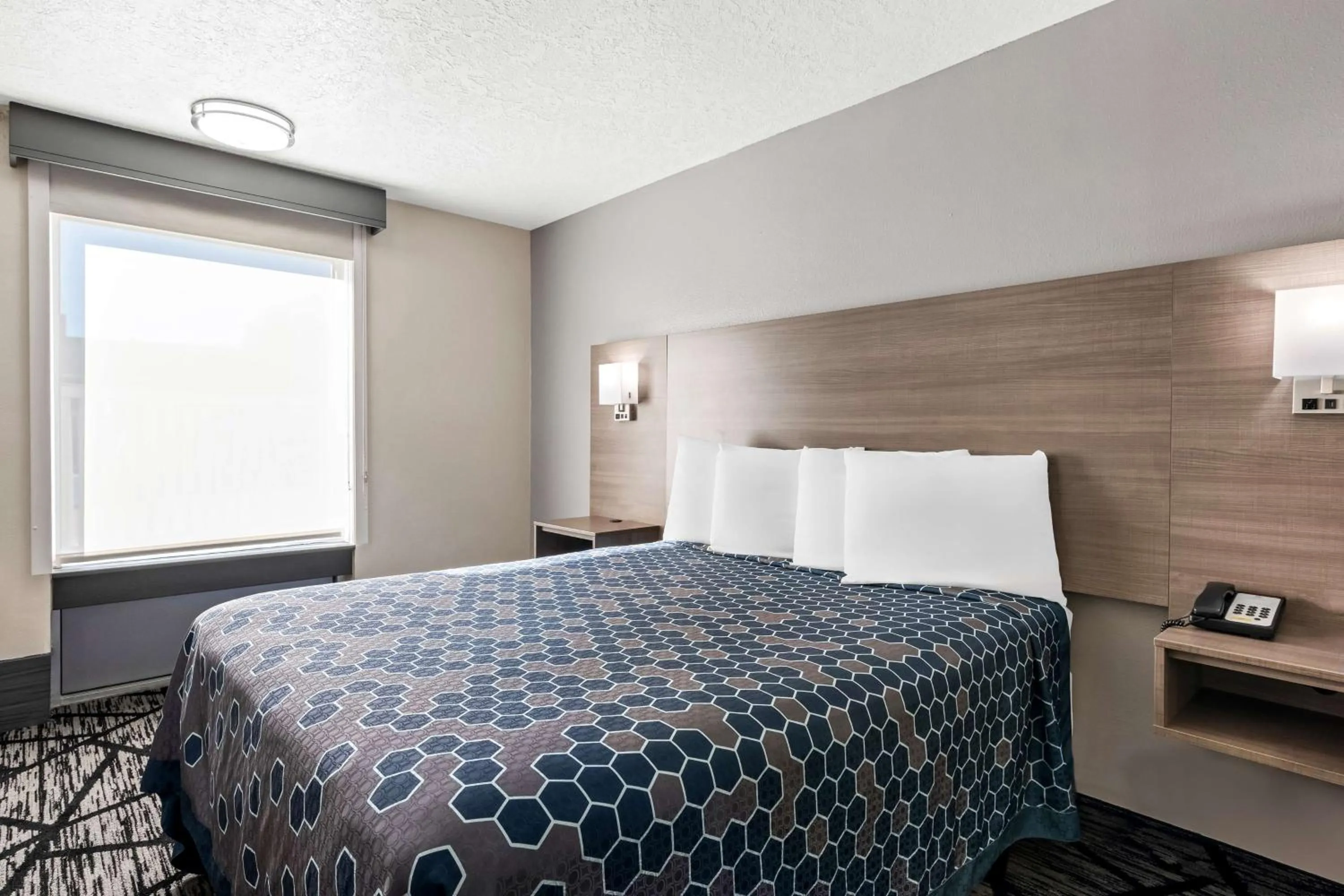 Bedroom, Bed in SureStay Hotel by Best Western Duncan