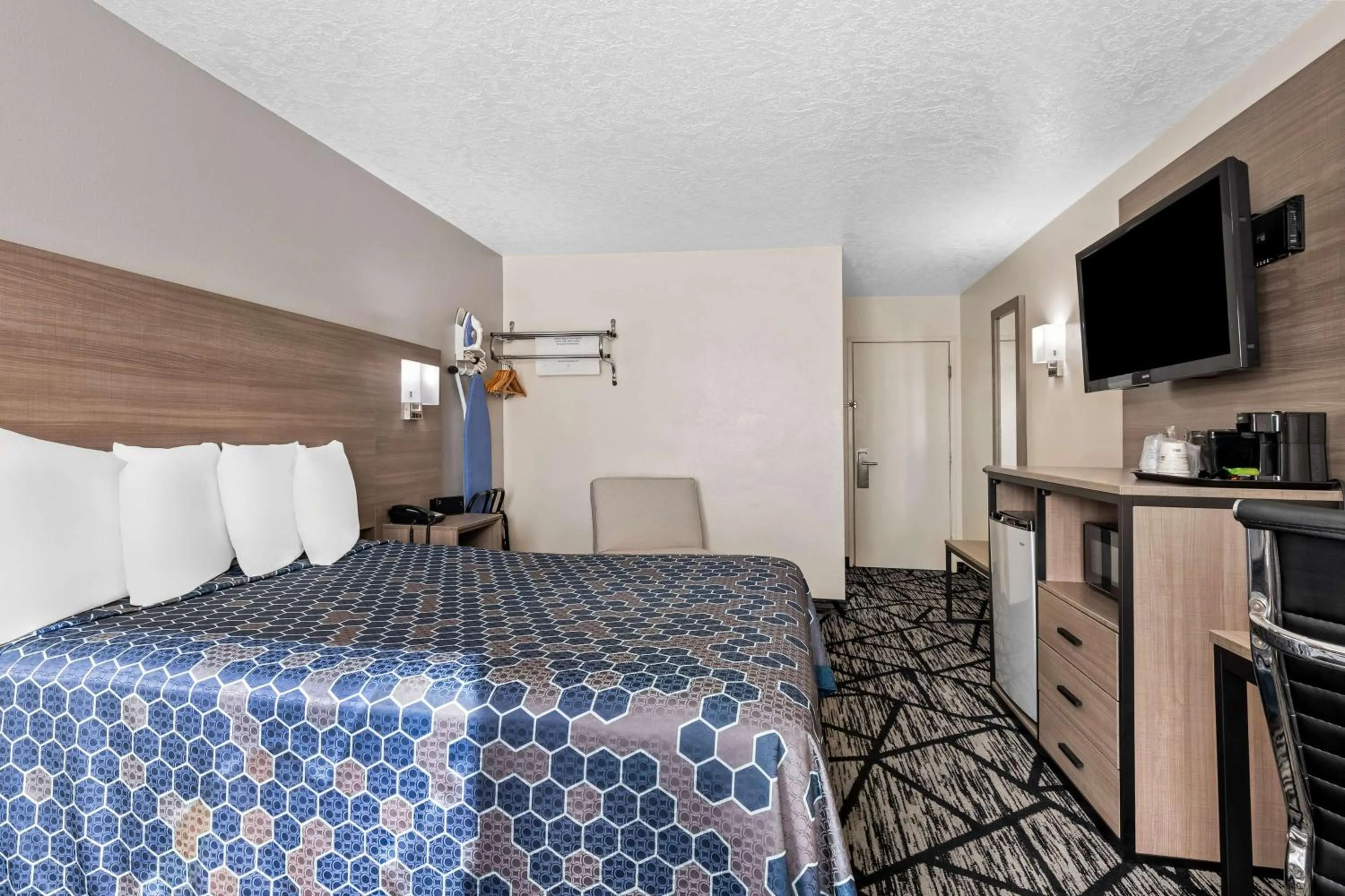 Bedroom, Bed in SureStay Hotel by Best Western Duncan