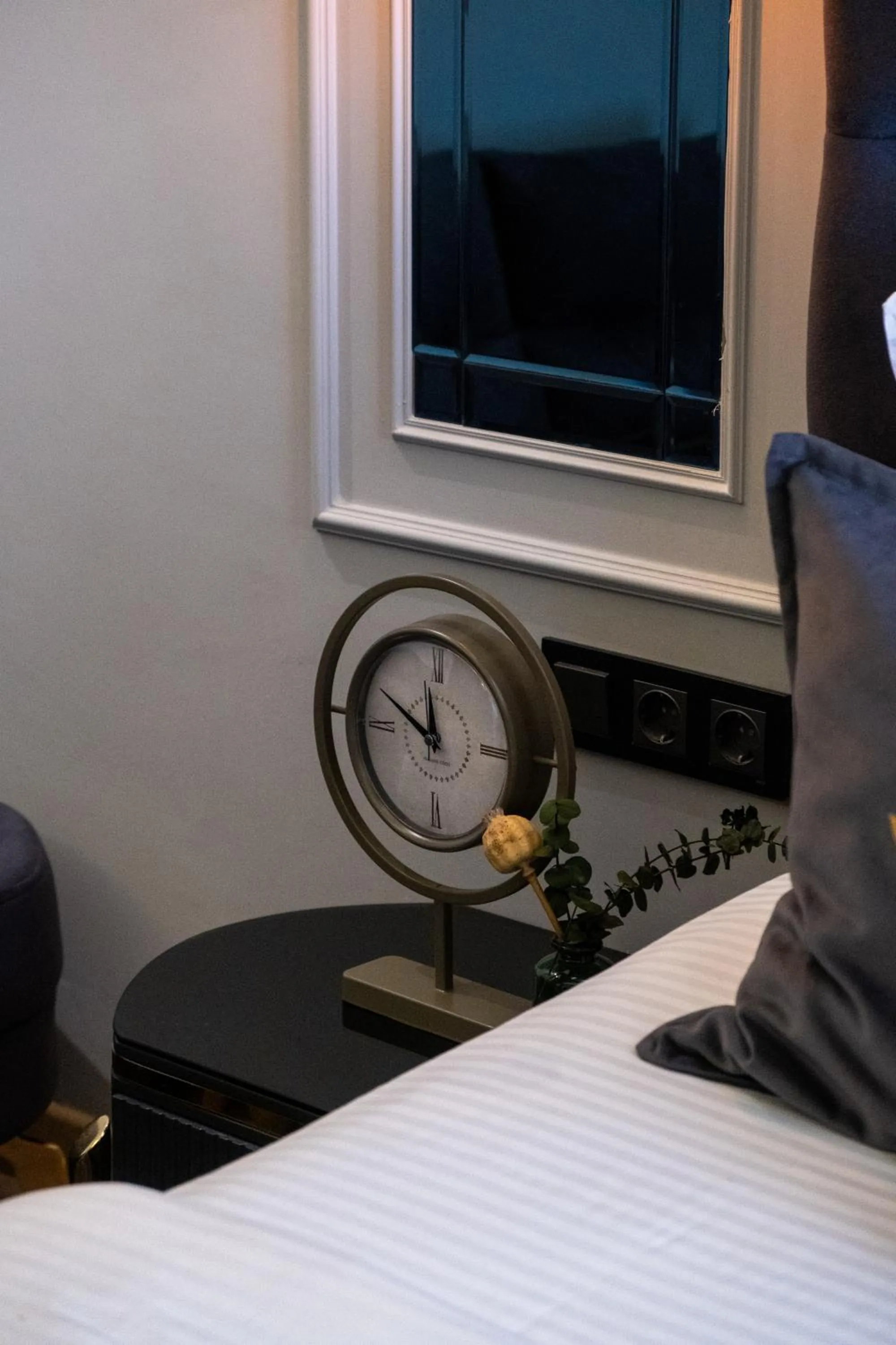 Breakfast, Bed in Wind Suit