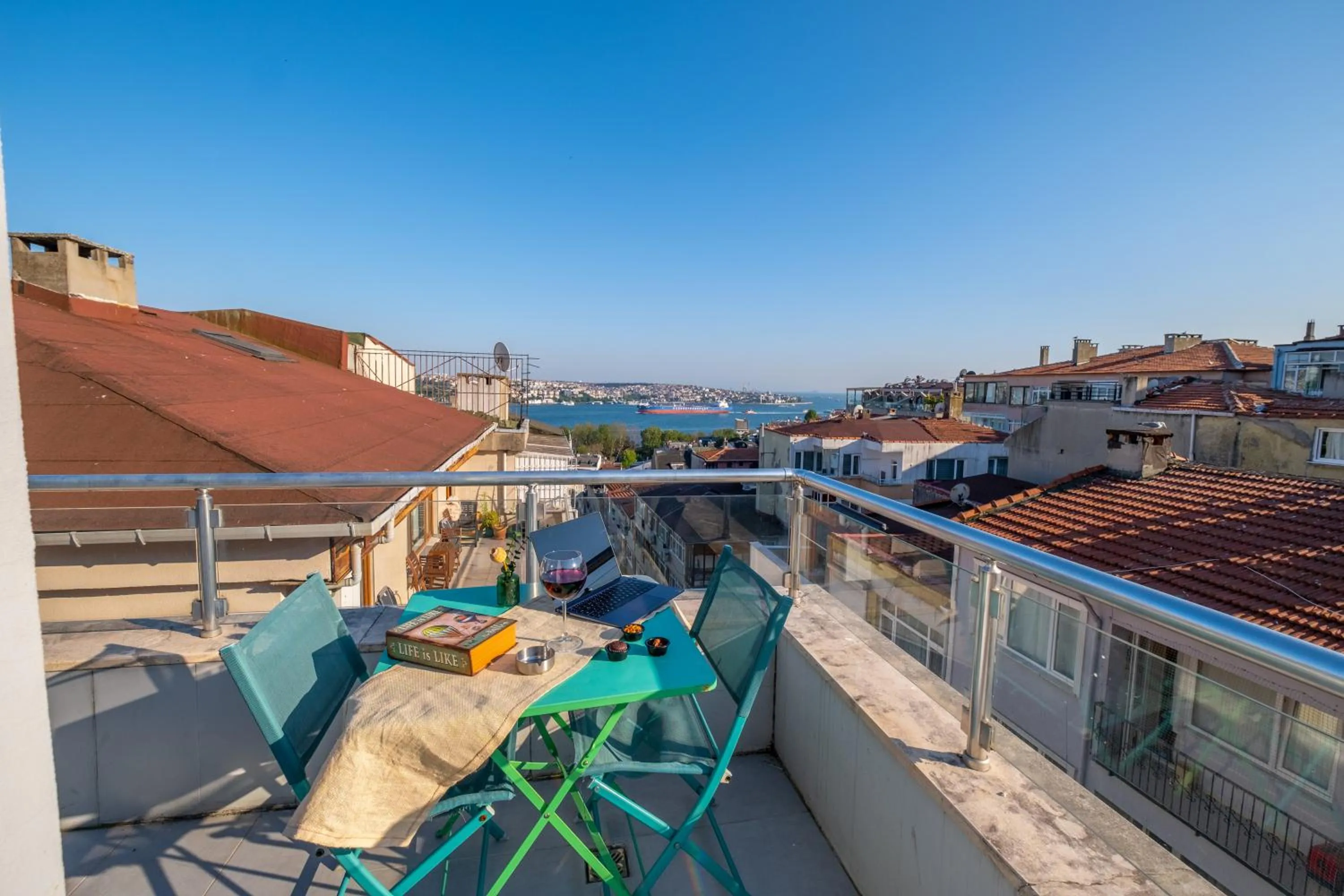 Sea view in Wind Suit