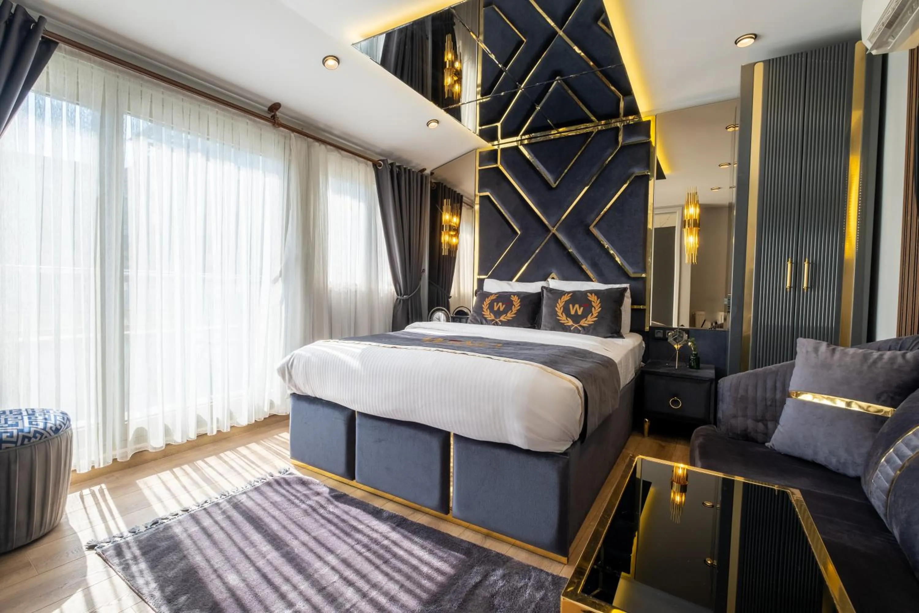 Bedroom, Bed in Wind Suit