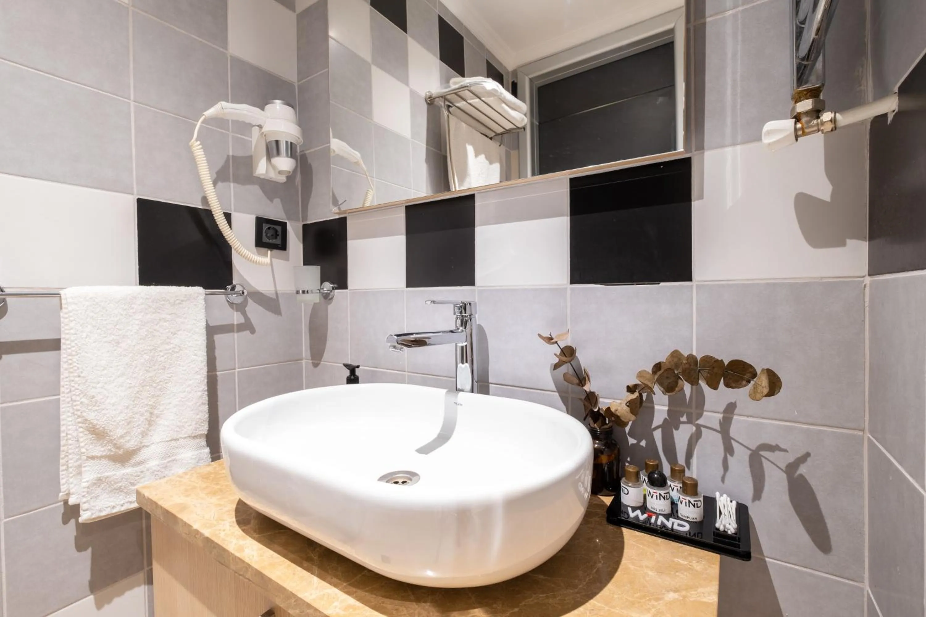 Bathroom in Wind Suit