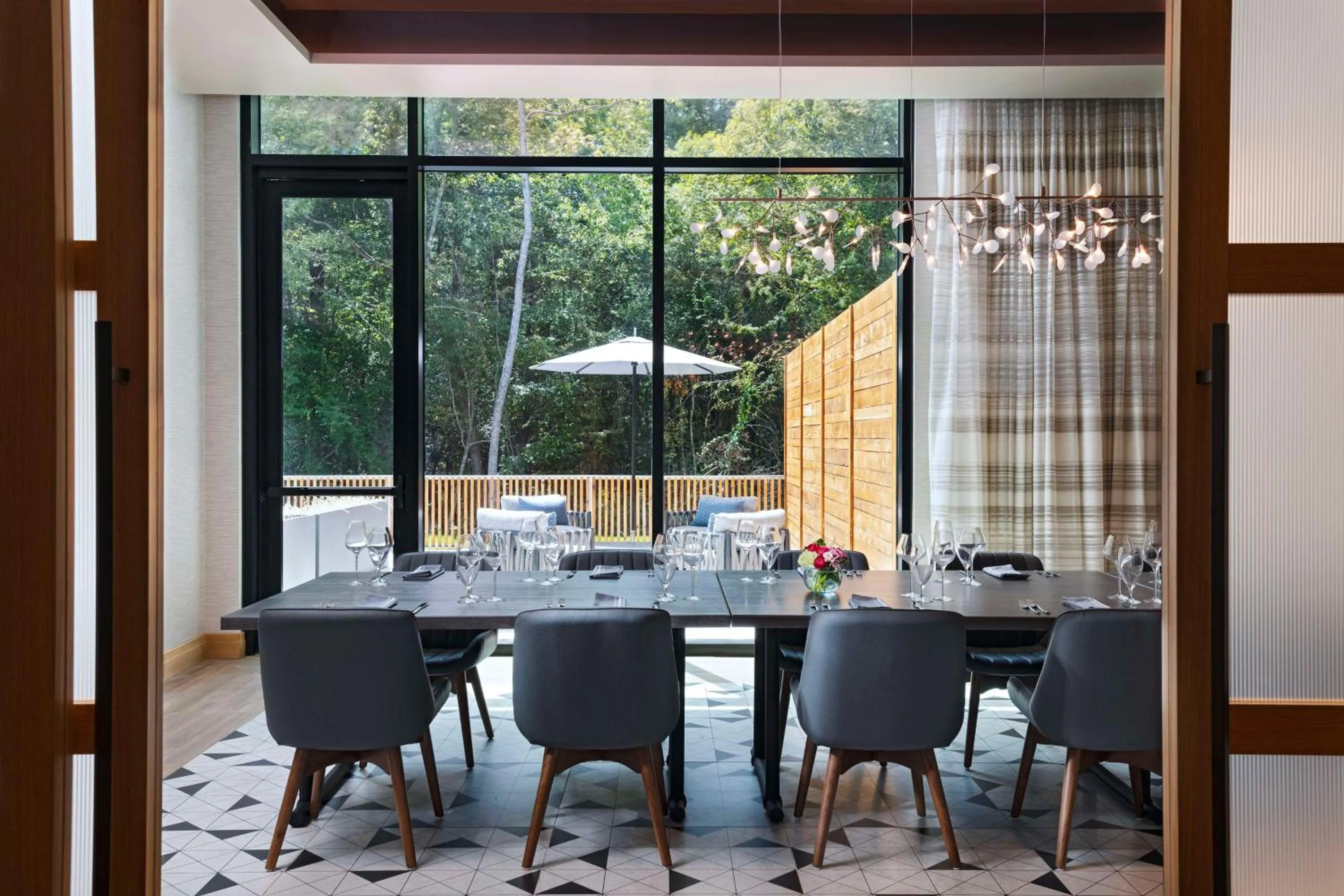 Restaurant/places to eat in Hyatt Regency Conroe