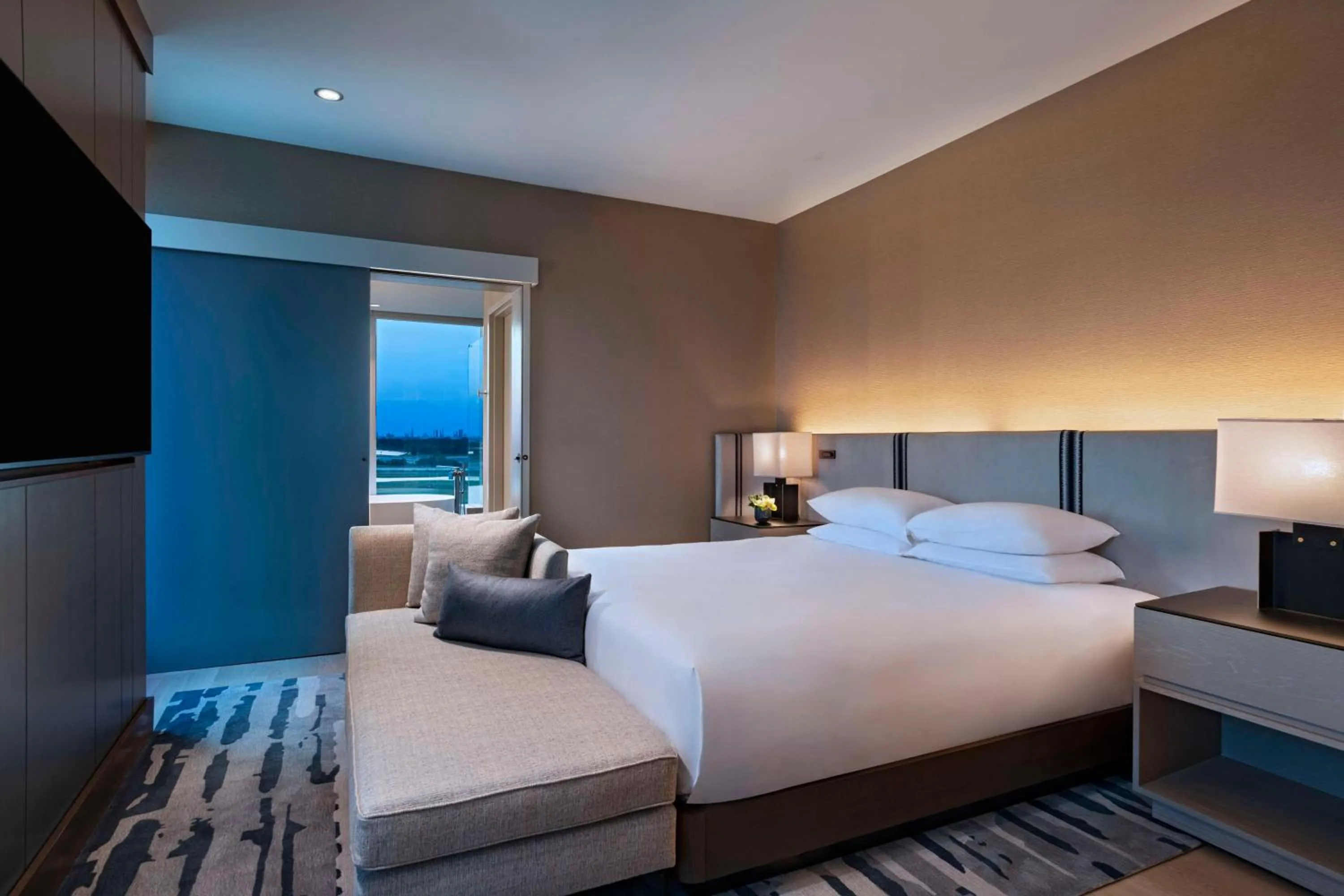 Photo of the whole room, Bed in Hyatt Regency Baytown-Houston