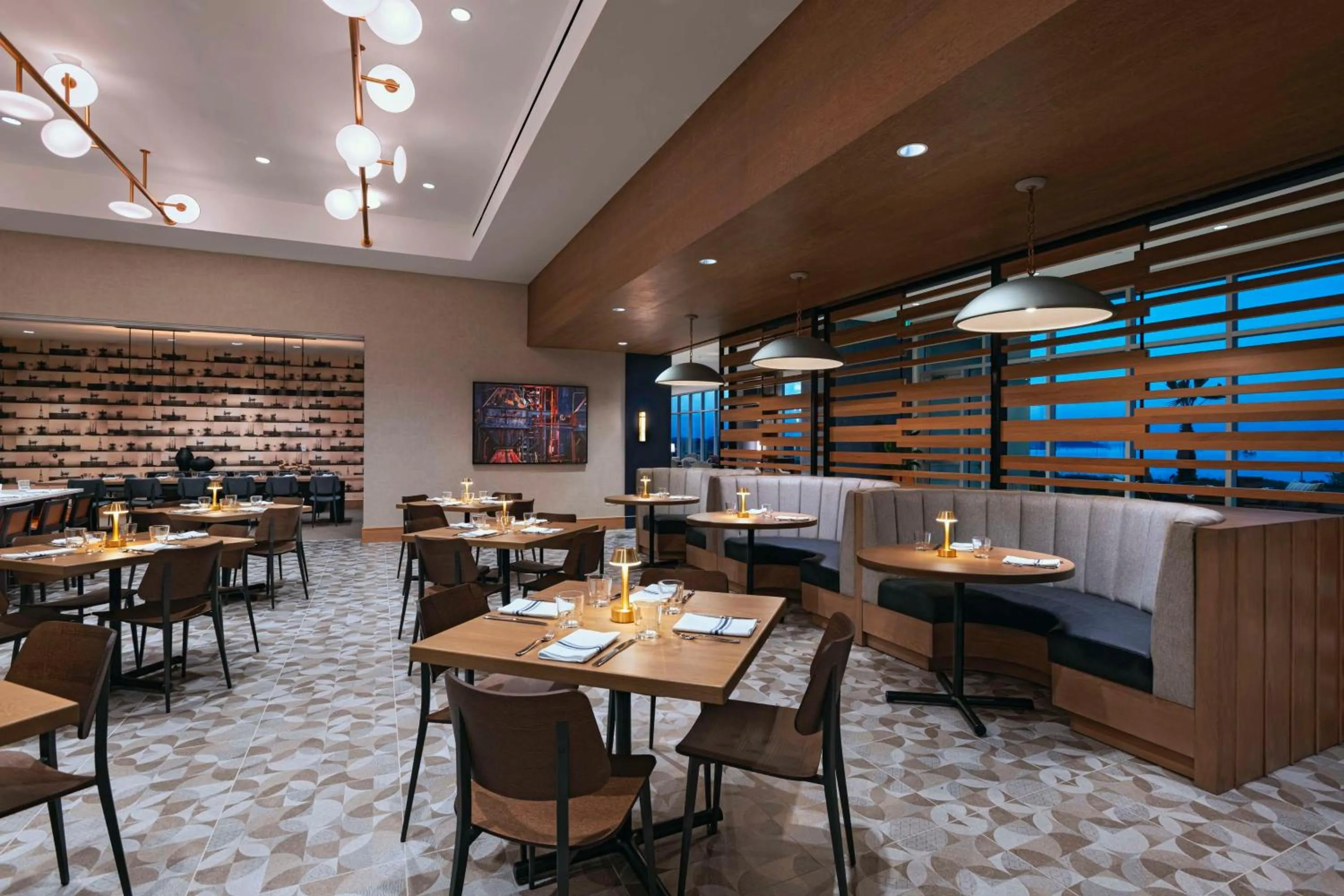 Restaurant/places to eat in Hyatt Regency Baytown-Houston