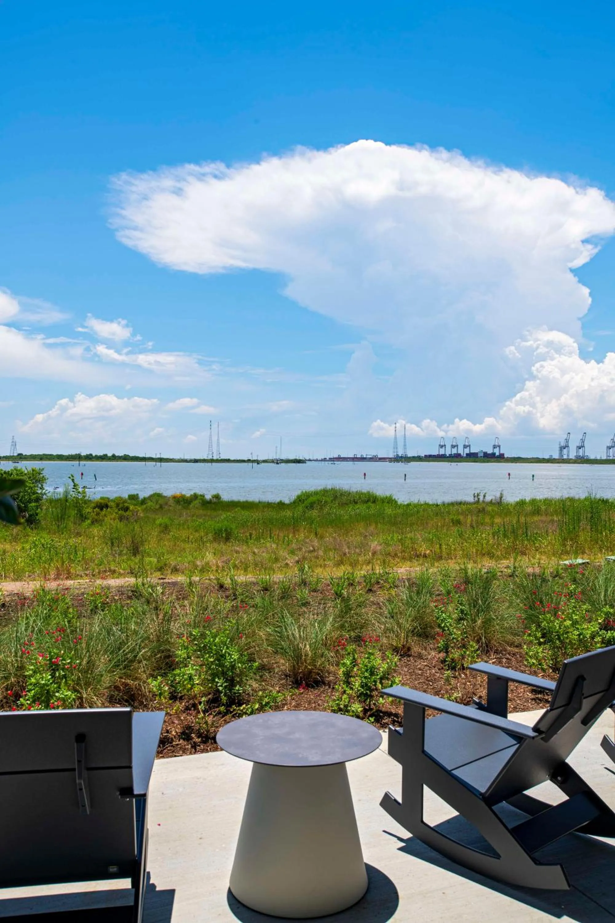 Patio in Hyatt Regency Baytown-Houston