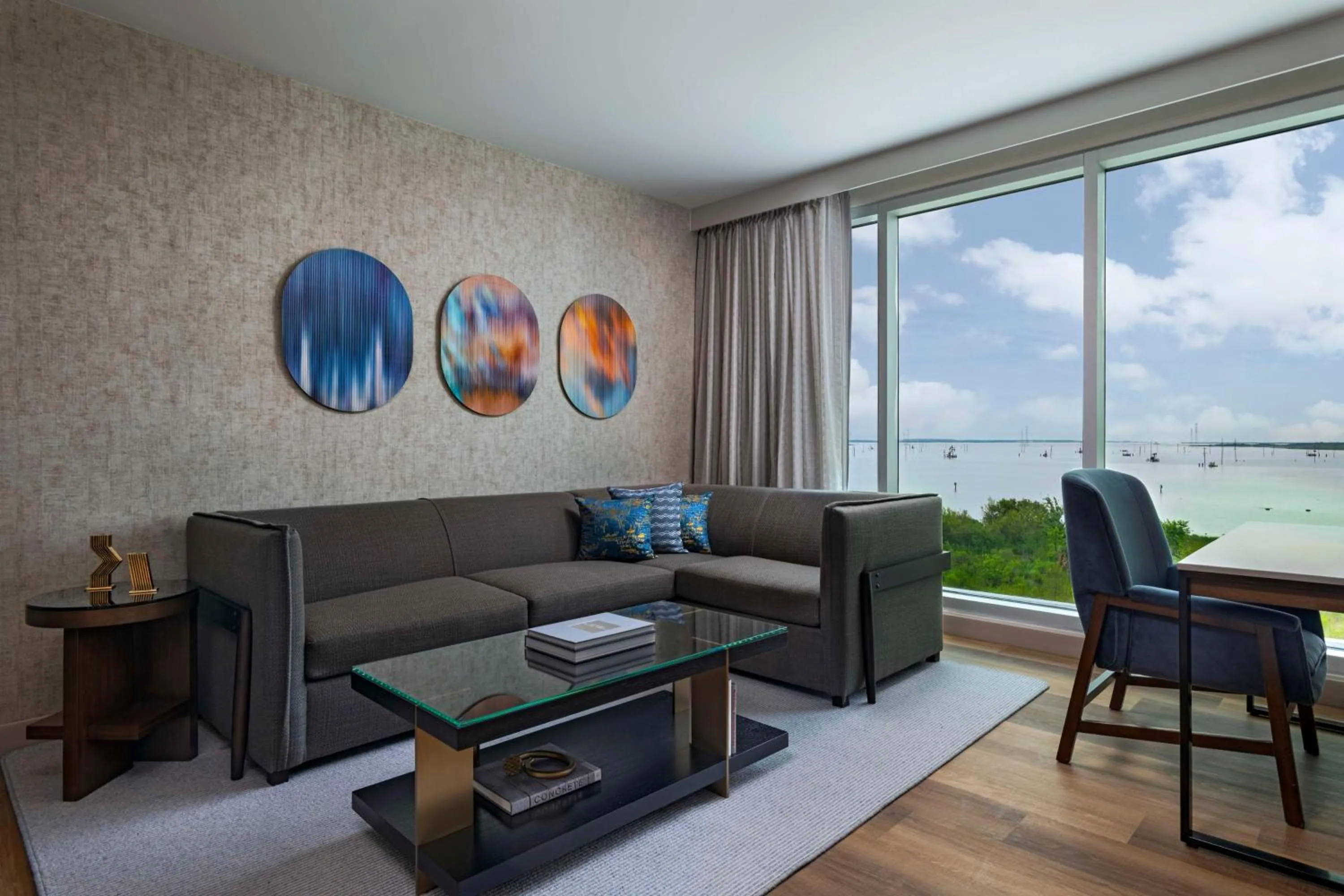 Photo of the whole room in Hyatt Regency Baytown-Houston