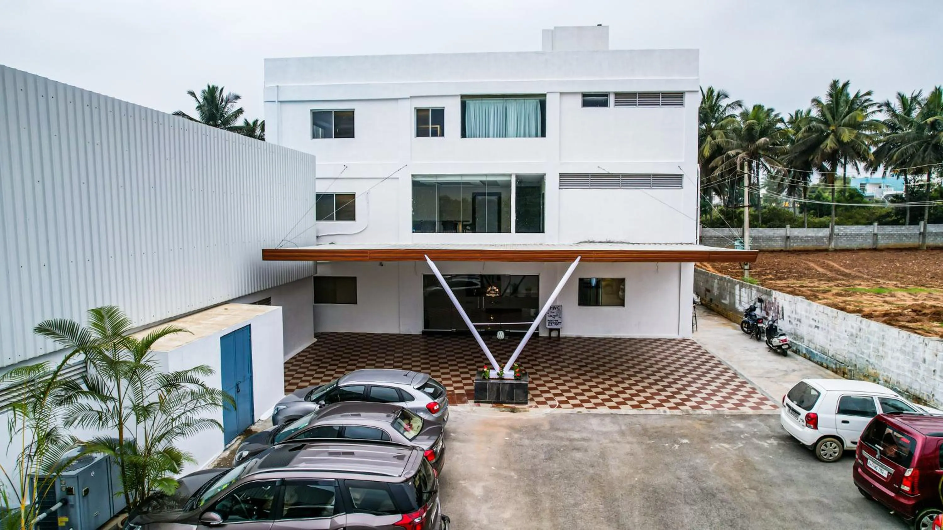 Parking in Marksman Resort