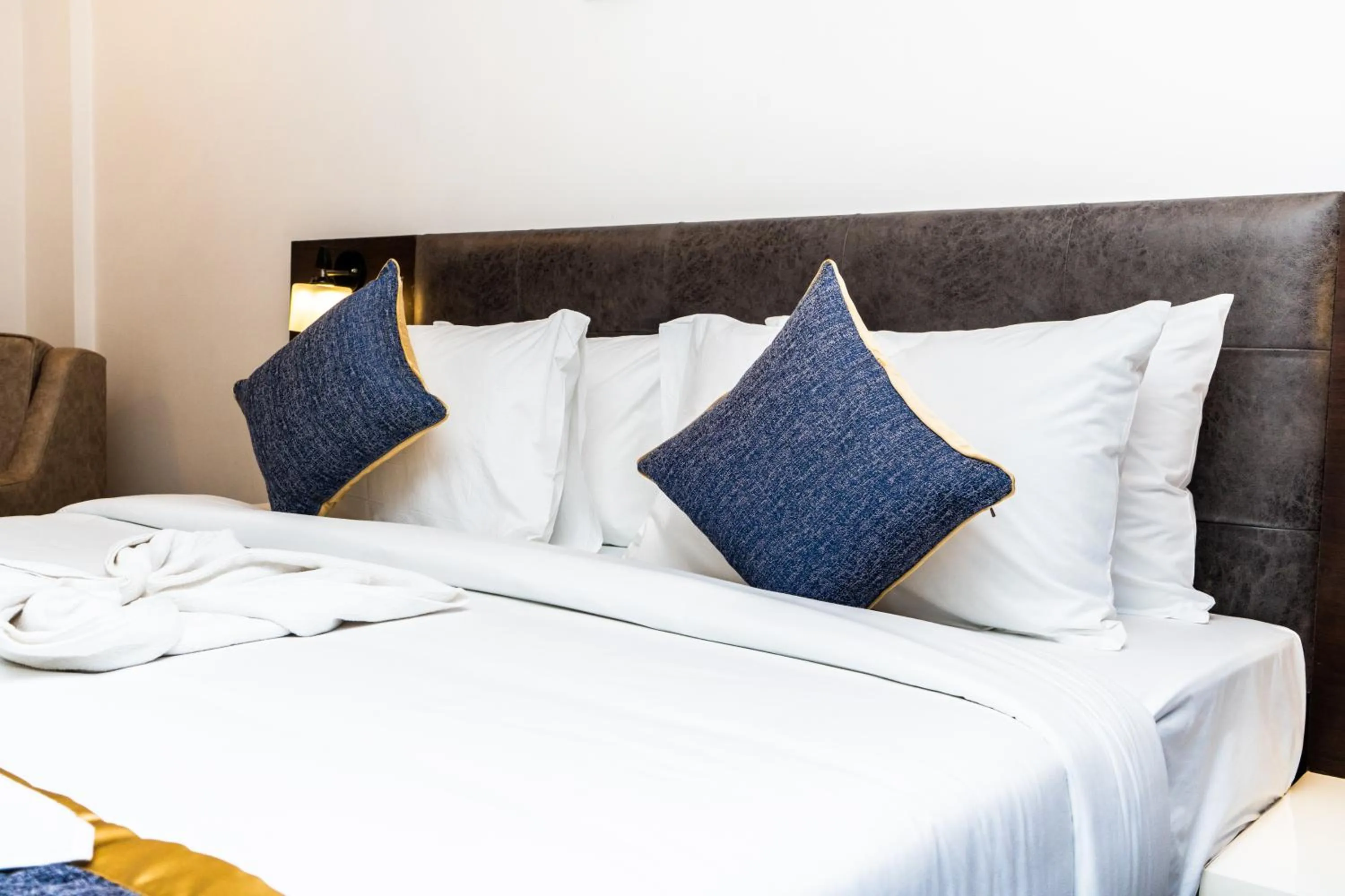 Bedroom, Bed in Marksman Resort