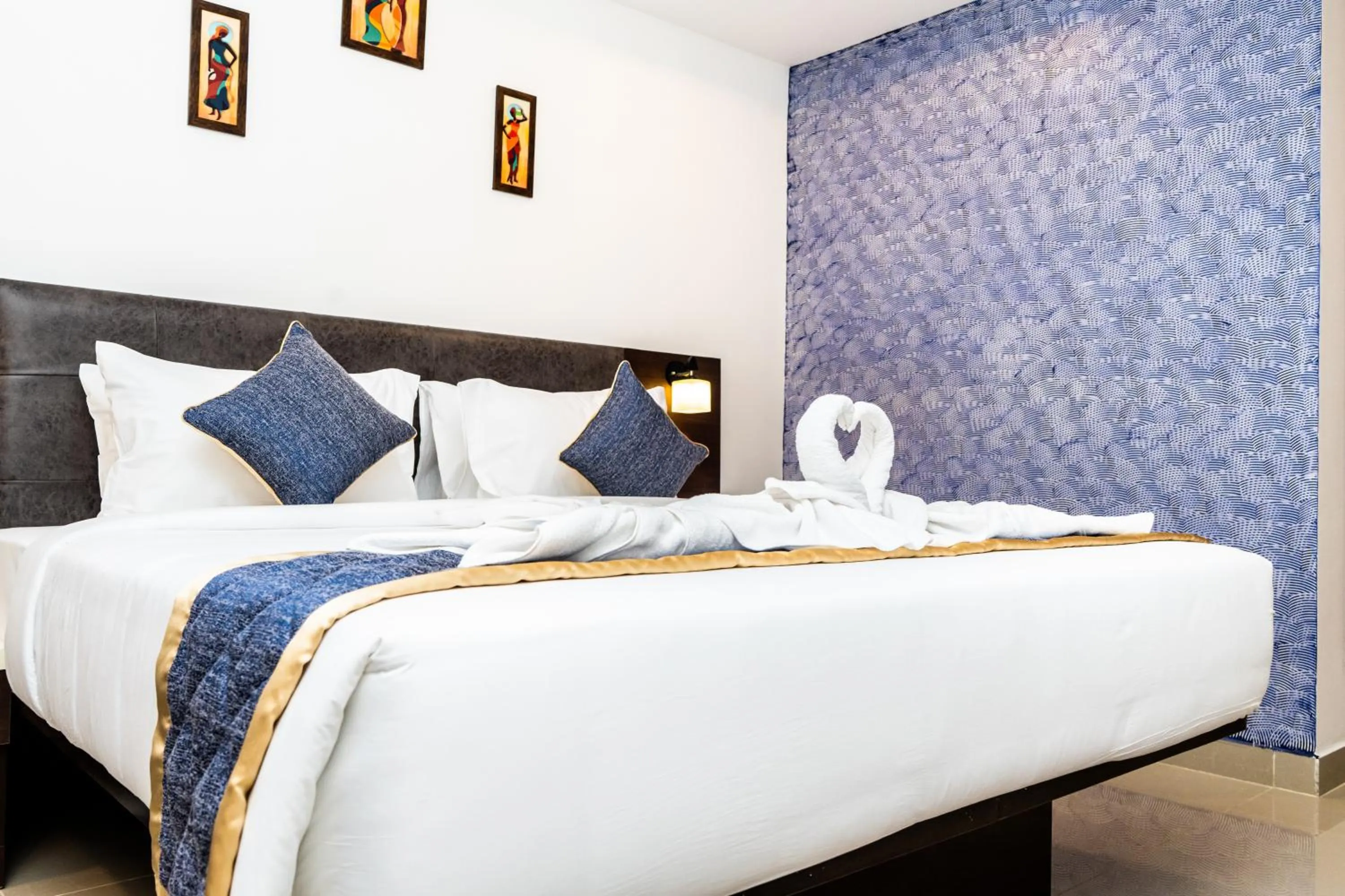 Bedroom, Bed in Marksman Resort