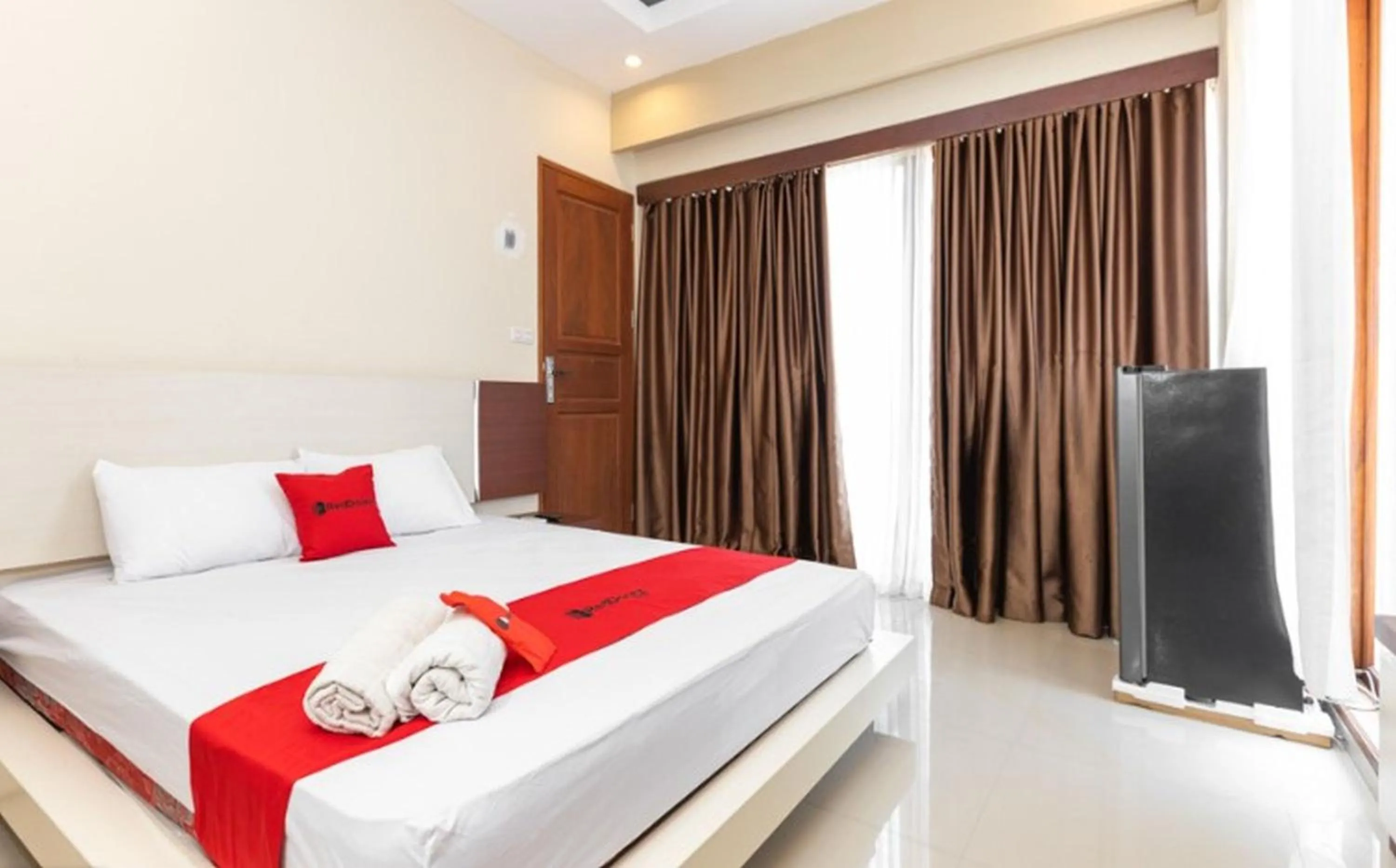 Bedroom, Bed in RedDoorz Syariah @ Batua Raya