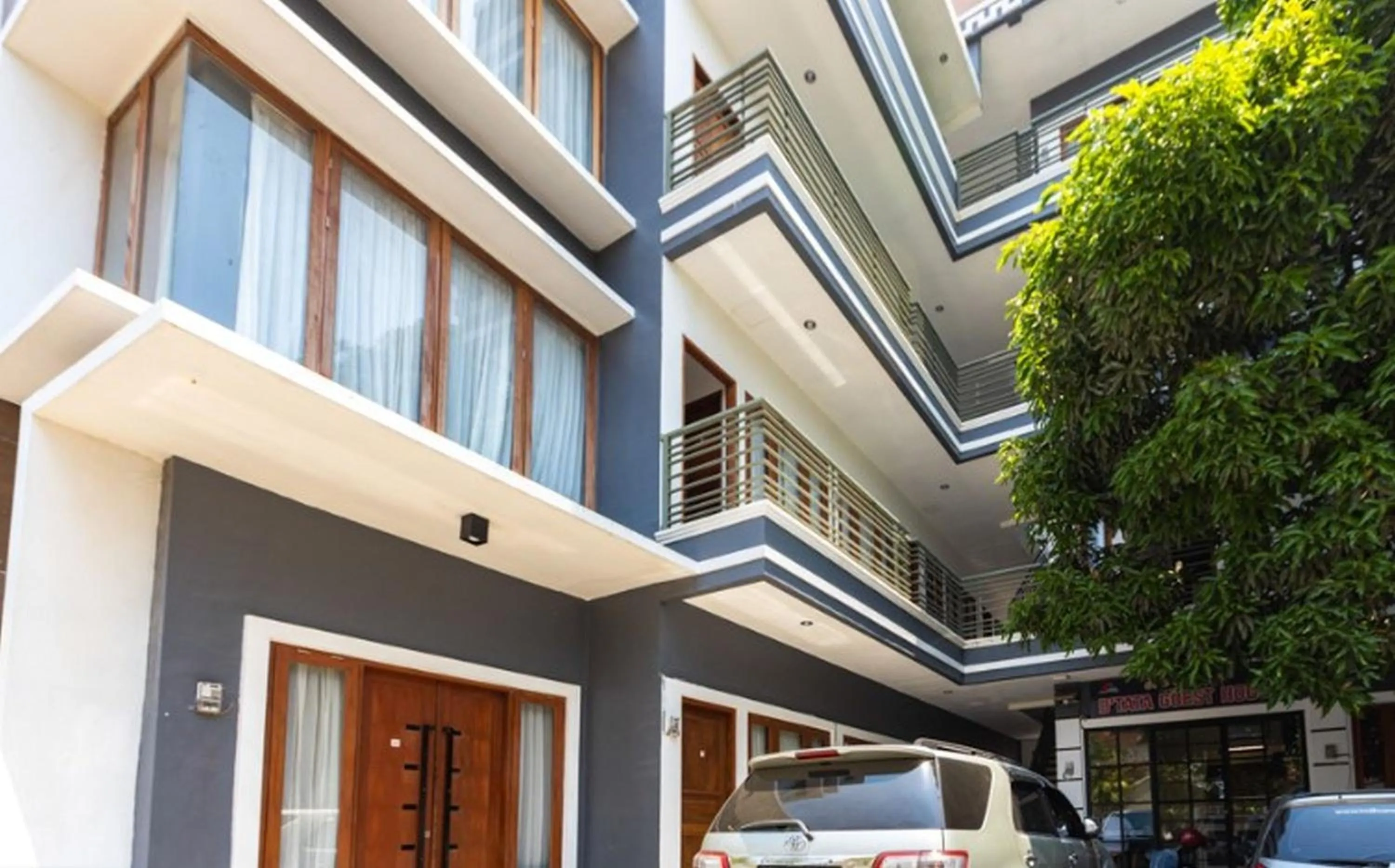 Property building in RedDoorz Syariah @ Batua Raya