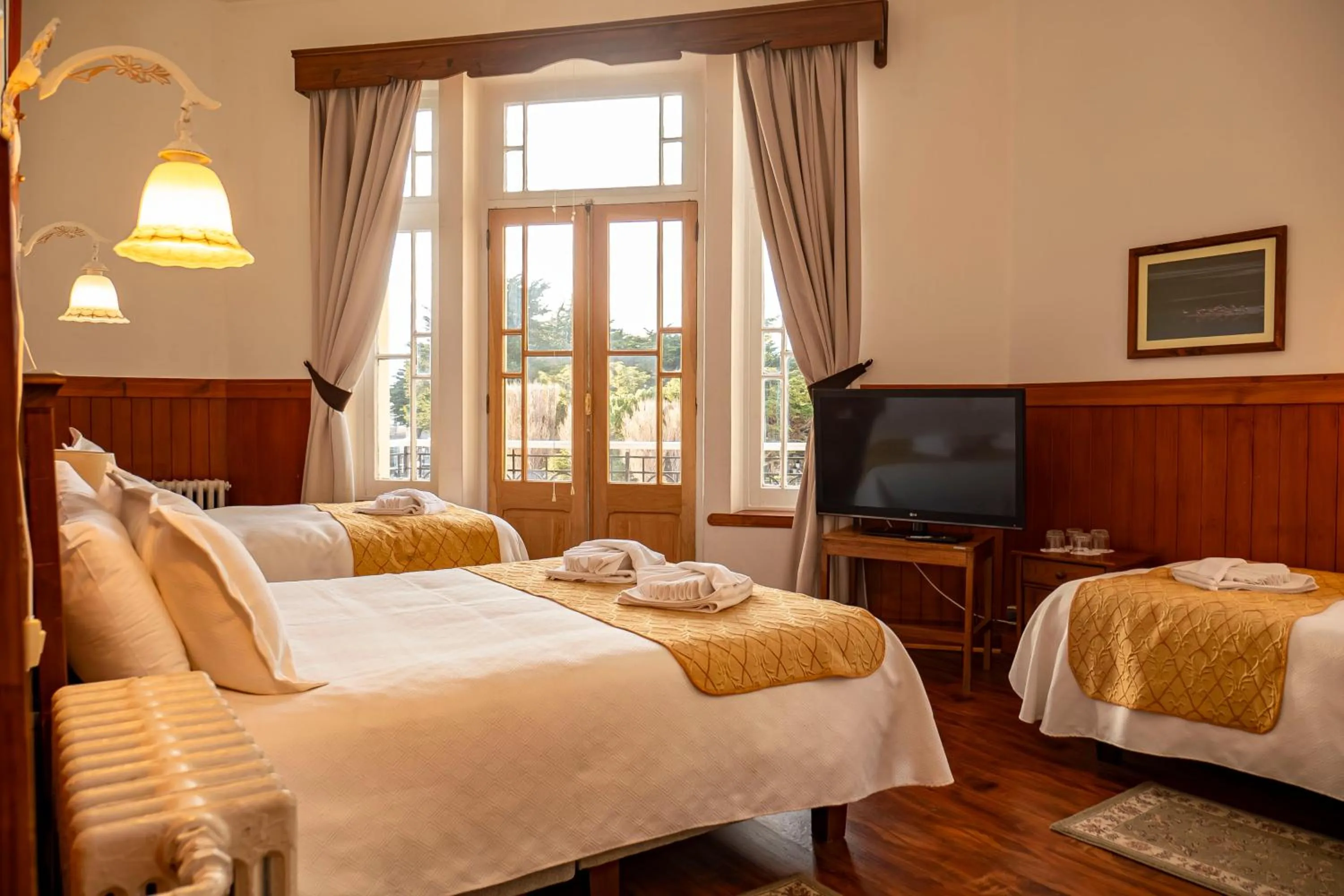 Bedroom, Bed in Hotel Plaza