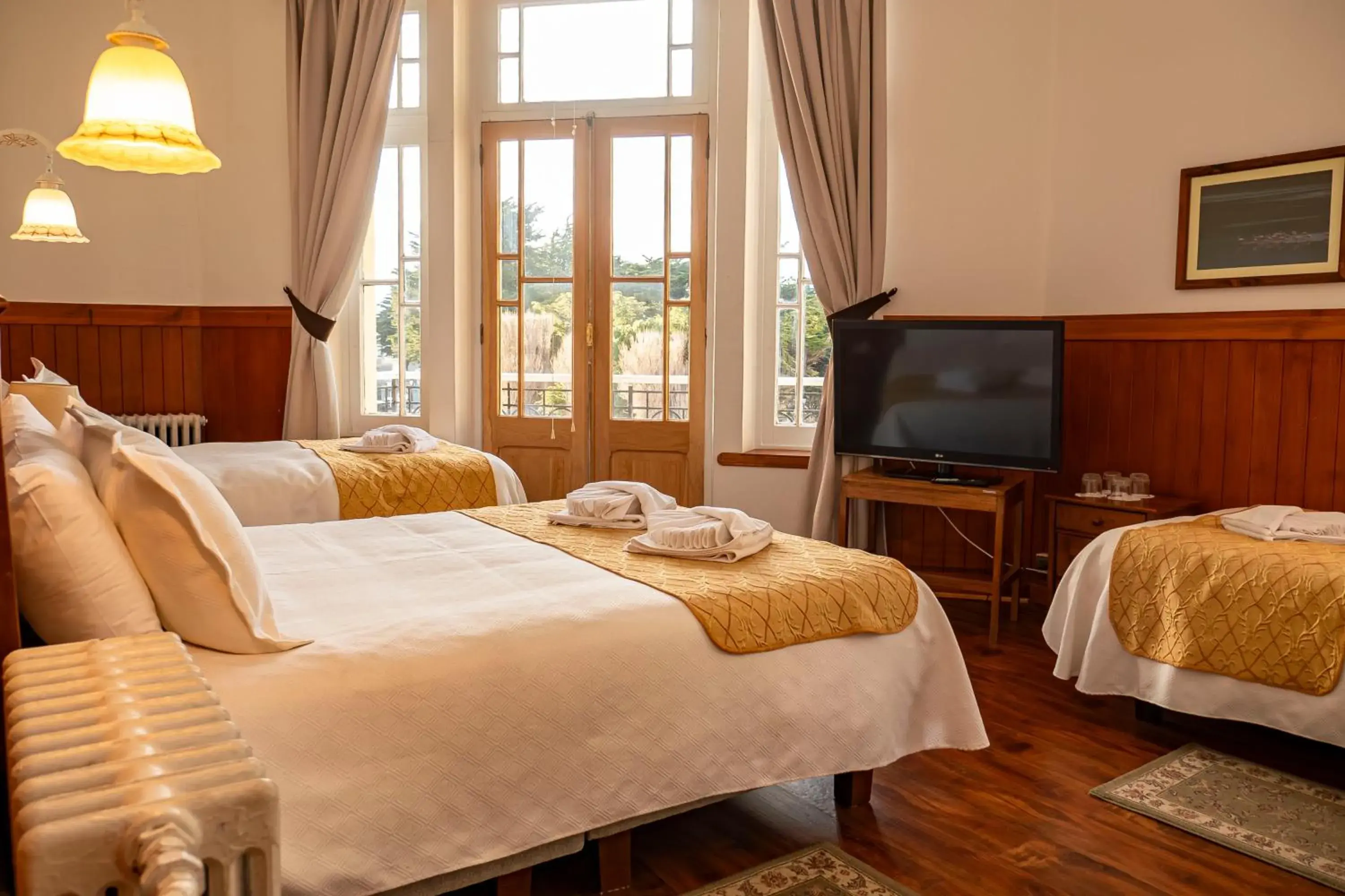 Classic Family Room in Hotel Plaza Classic Family Room in Hotel Plaza