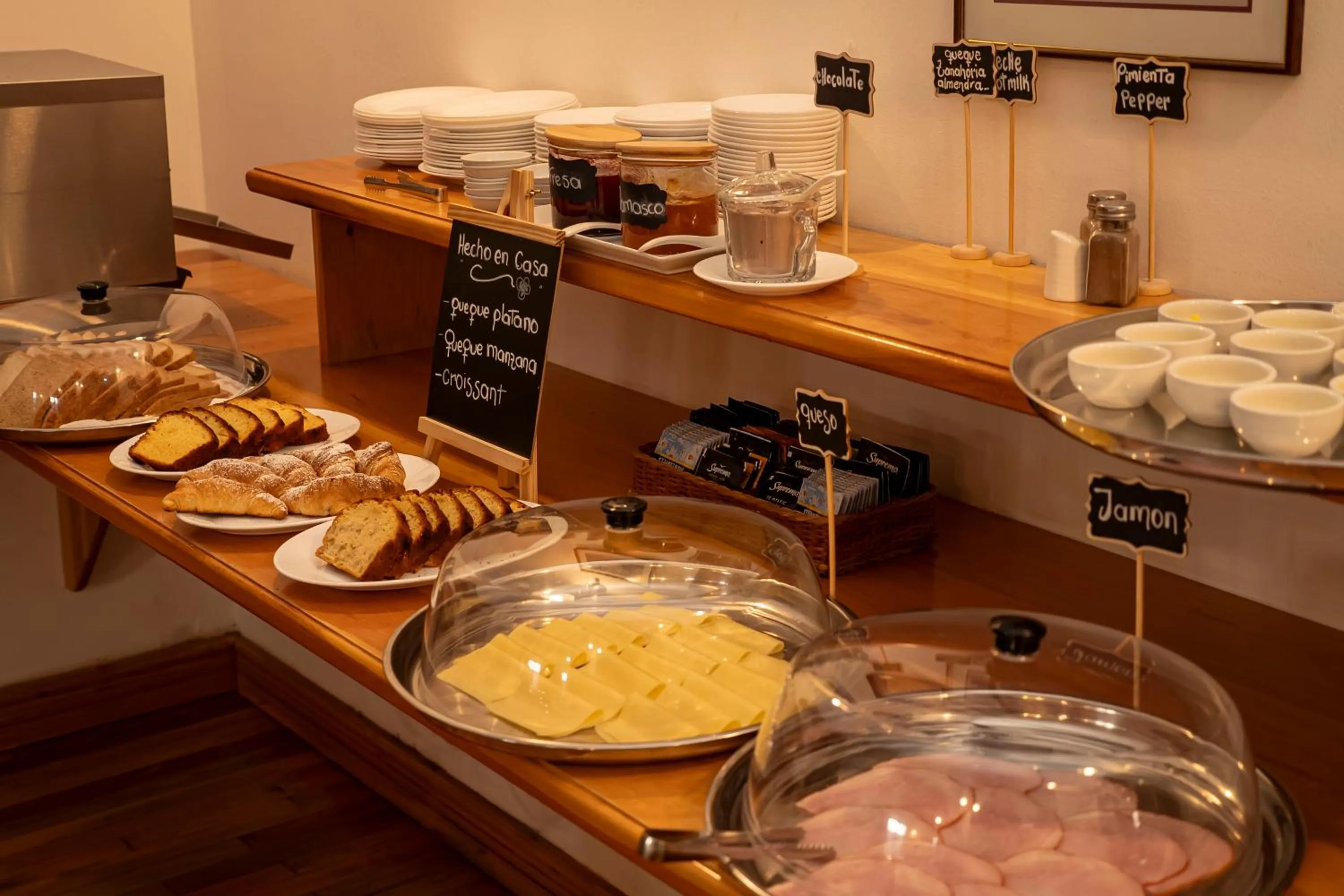 Buffet breakfast in Hotel Plaza