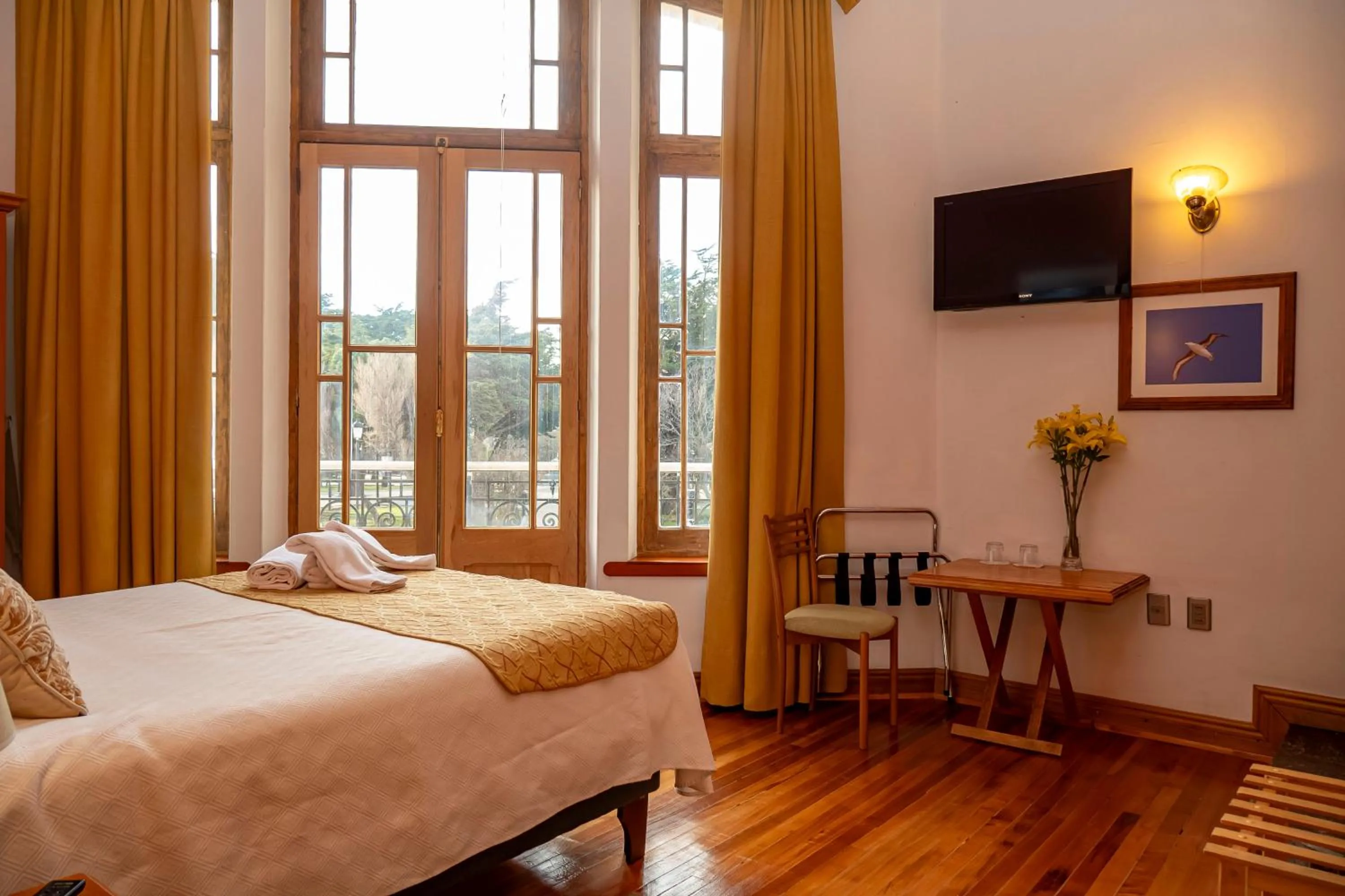 Photo of the whole room, Bed in Hotel Plaza